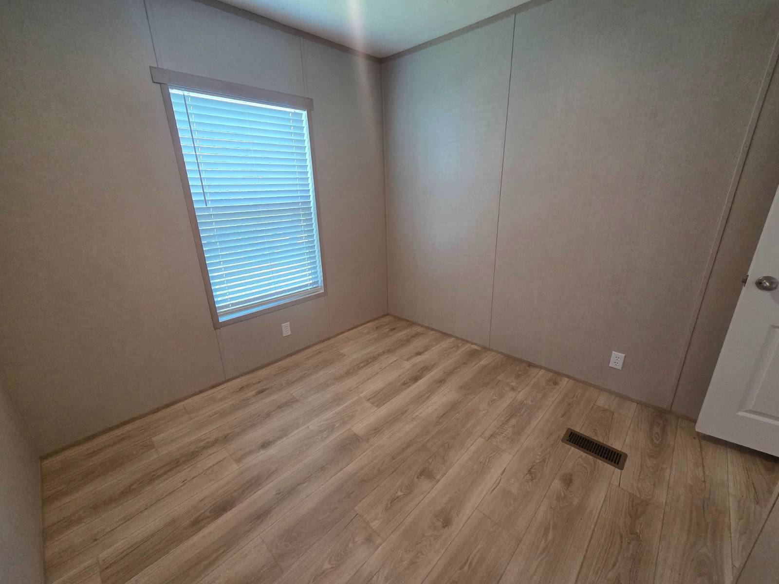 603 63rd Avenue West, Site S11, Bradenton, Florida 34207, 2 Bedrooms Bedrooms, ,2 BathroomsBathrooms,55-Plus Mobile Home,For Rent,63rd Avenue West, Site S11,4073
