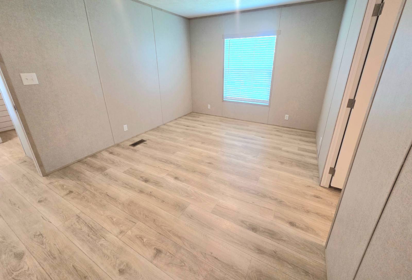 603 63rd Avenue West, Site S11, Bradenton, Florida 34207, 2 Bedrooms Bedrooms, ,2 BathroomsBathrooms,55-Plus Mobile Home,For Rent,63rd Avenue West, Site S11,4073