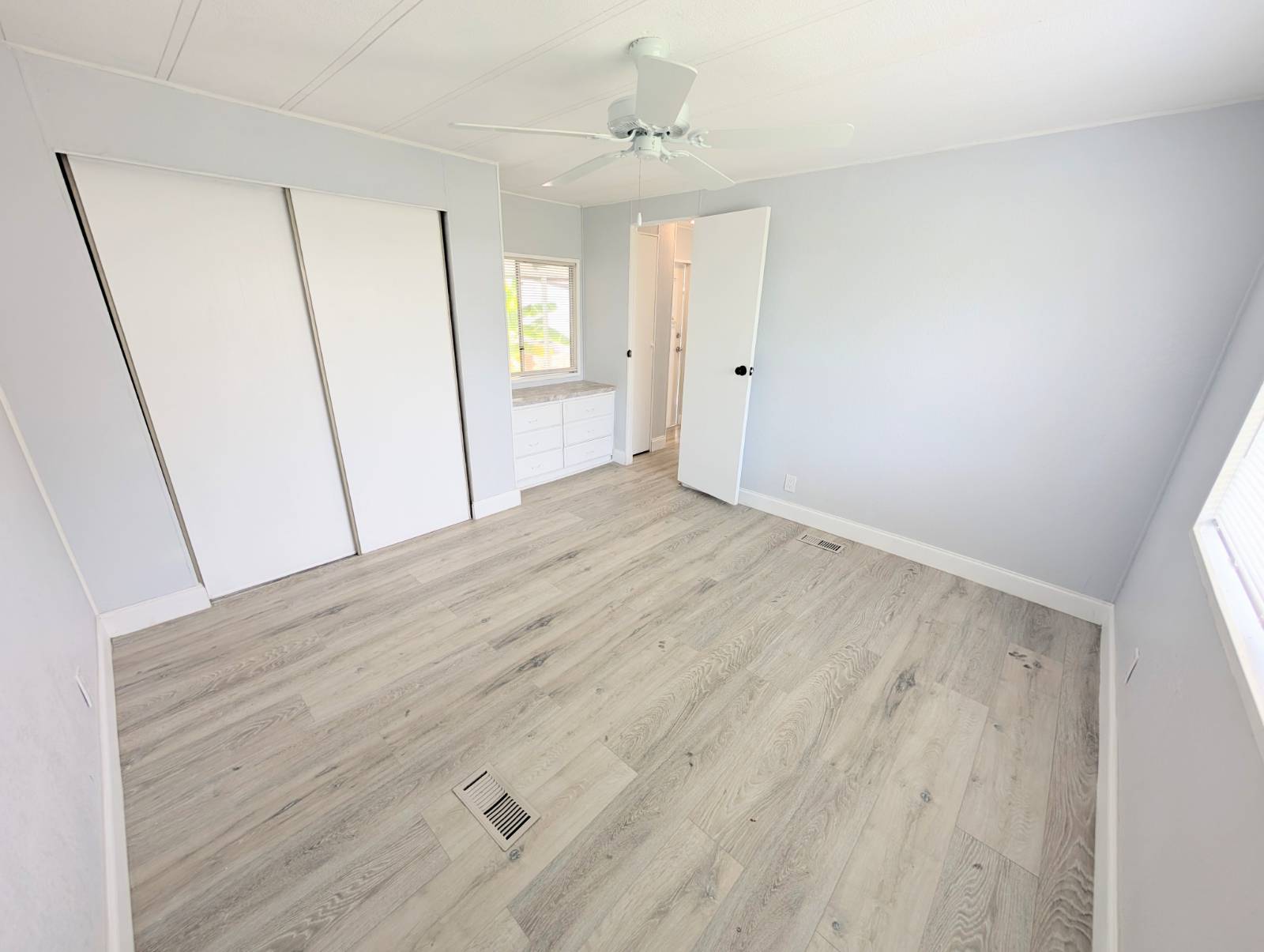 3565 58th Avenue N, Lot 140, St Petersburg, Florida 33714, 2 Bedrooms Bedrooms, ,2 BathroomsBathrooms,55-Plus Mobile Home,For Sale,58th Avenue N, Lot 140,4084