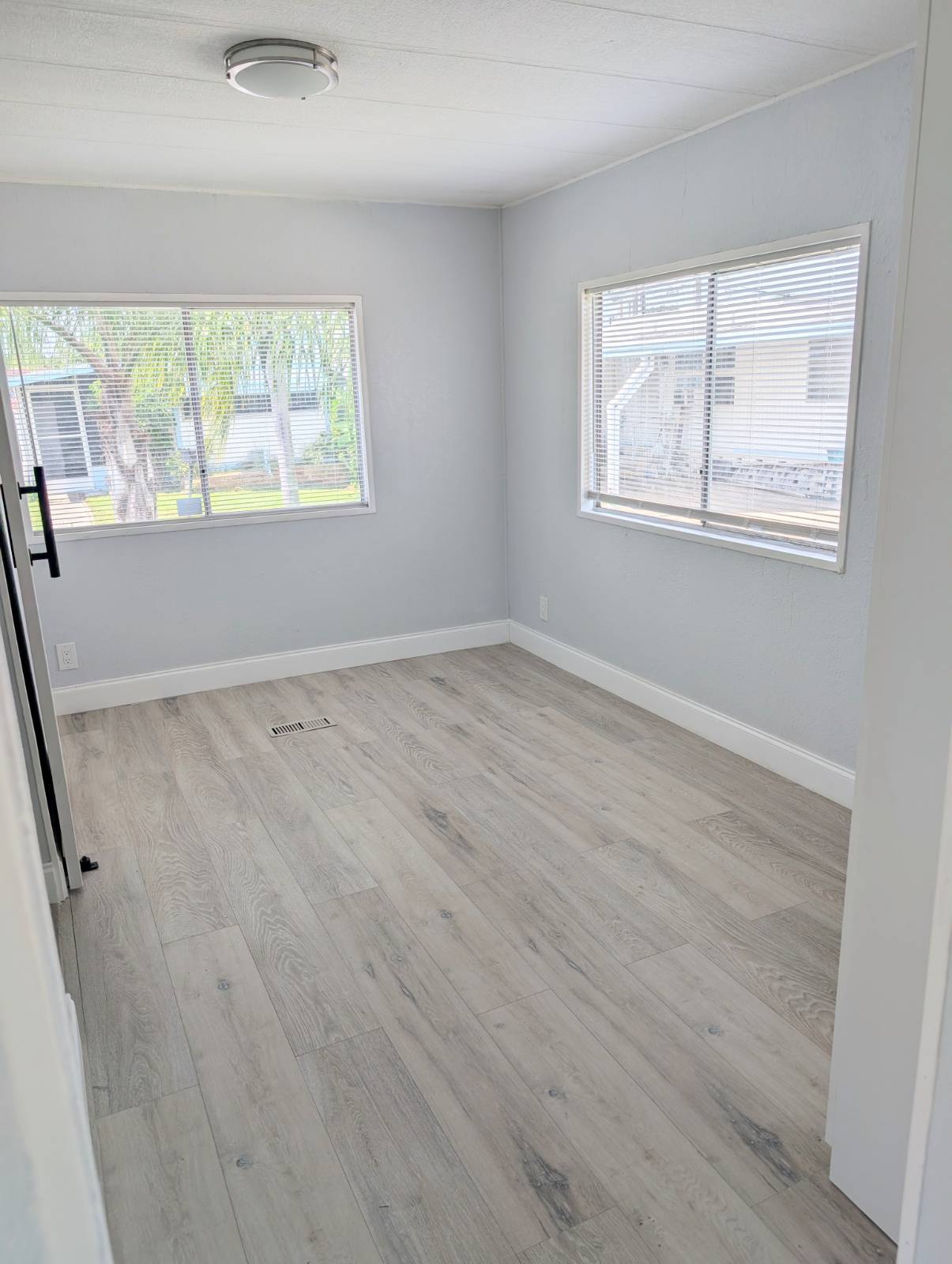 3565 58th Avenue N, Lot 140, St Petersburg, Florida 33714, 2 Bedrooms Bedrooms, ,2 BathroomsBathrooms,55-Plus Mobile Home,For Sale,58th Avenue N, Lot 140,4084