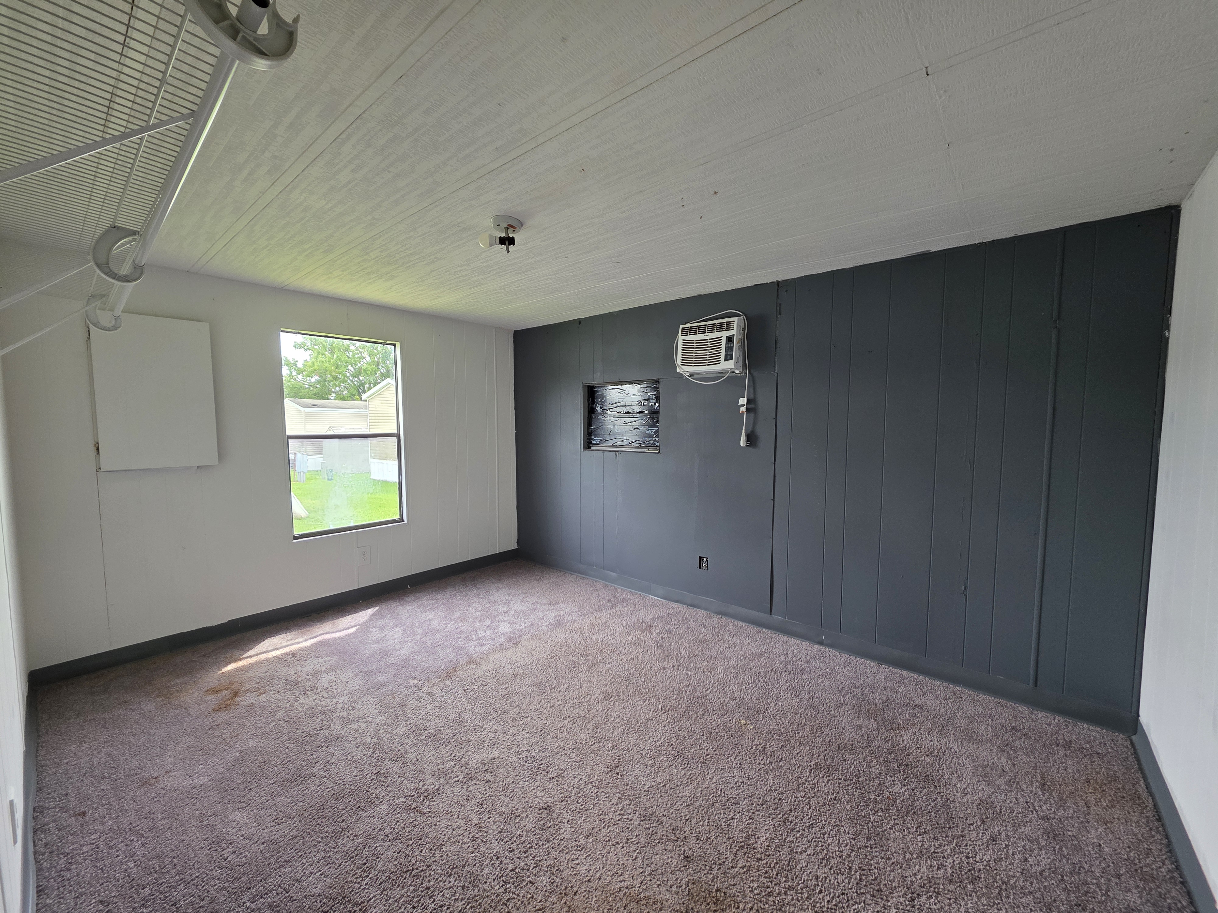1234 Reynolds Road, Lot 108, Lakeland, Florida 33801, 3 Bedrooms Bedrooms, ,2 BathroomsBathrooms,All - Age Mobile Home,For Sale,Reynolds Road, Lot 108,4085