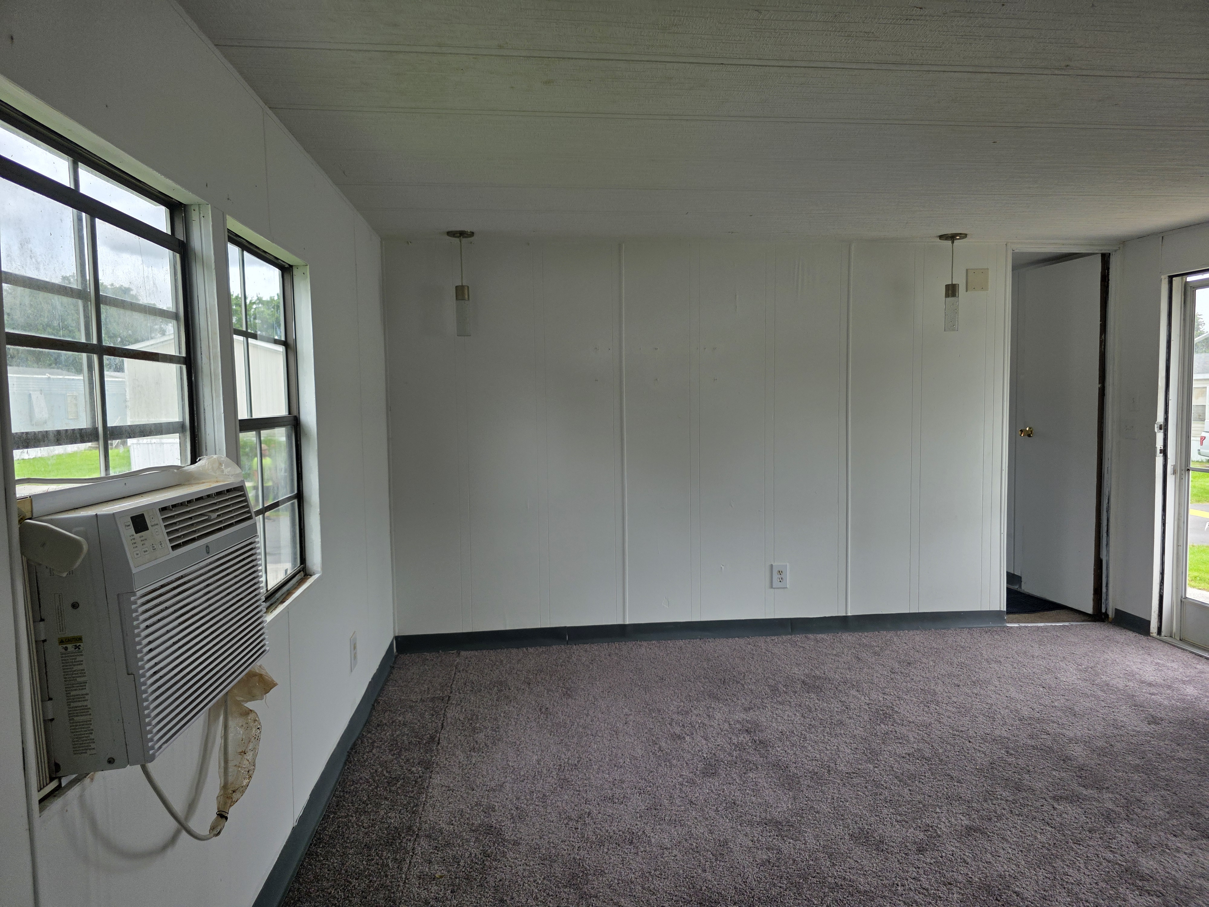 1234 Reynolds Road, Lot 108, Lakeland, Florida 33801, 3 Bedrooms Bedrooms, ,2 BathroomsBathrooms,All - Age Mobile Home,For Sale,Reynolds Road, Lot 108,4085