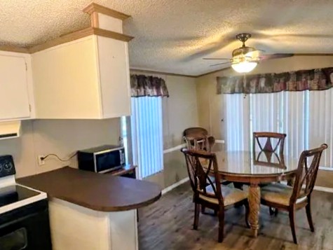 6231 Coach House Circle, Ruskin, Florida 33570, 2 Bedrooms Bedrooms, ,1 BathroomBathrooms,55-Plus Mobile Home,For Sale,Coach House Circle,4088