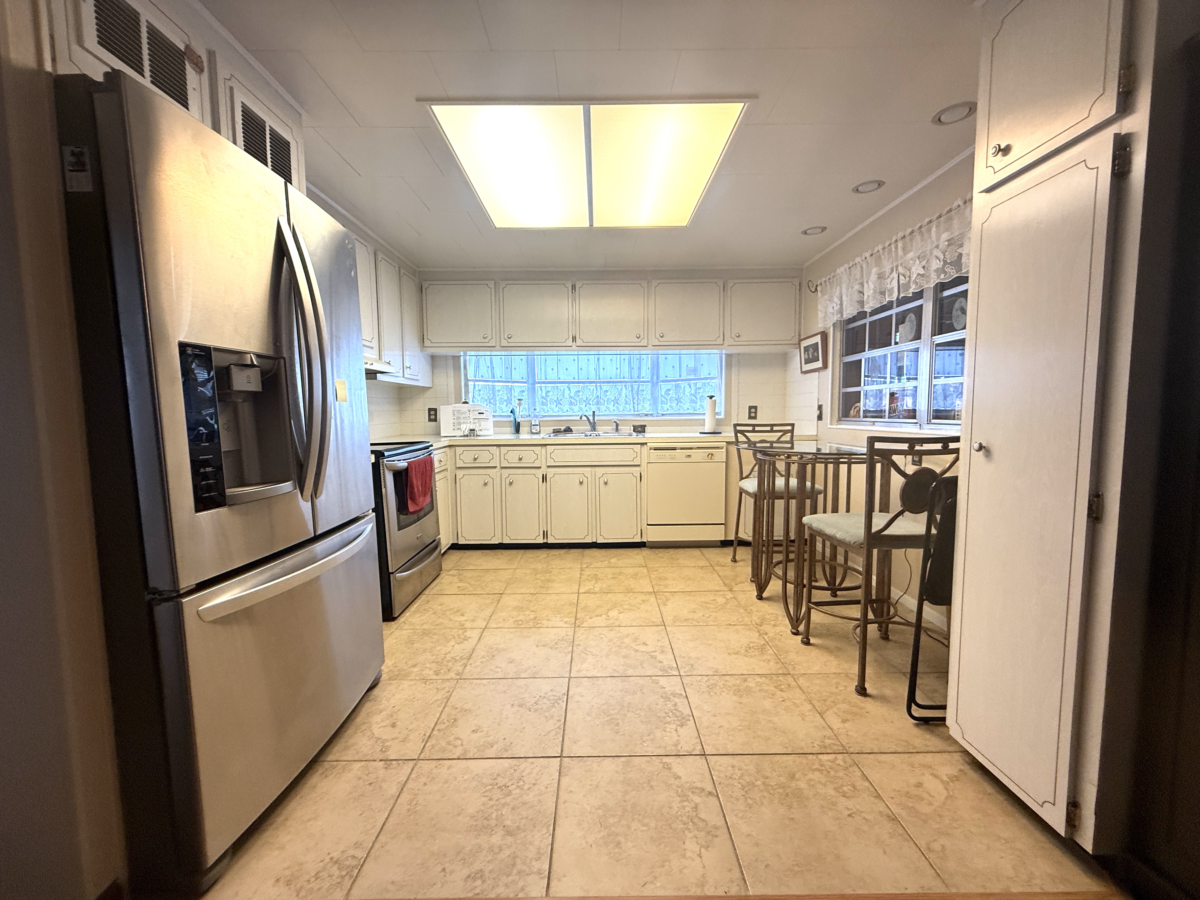 464 Golden Gate Drive, Largo, Florida 33770, 2 Bedrooms Bedrooms, ,2 BathroomsBathrooms,55-Plus Mobile Home,For Sale,Golden Gate Drive,4090