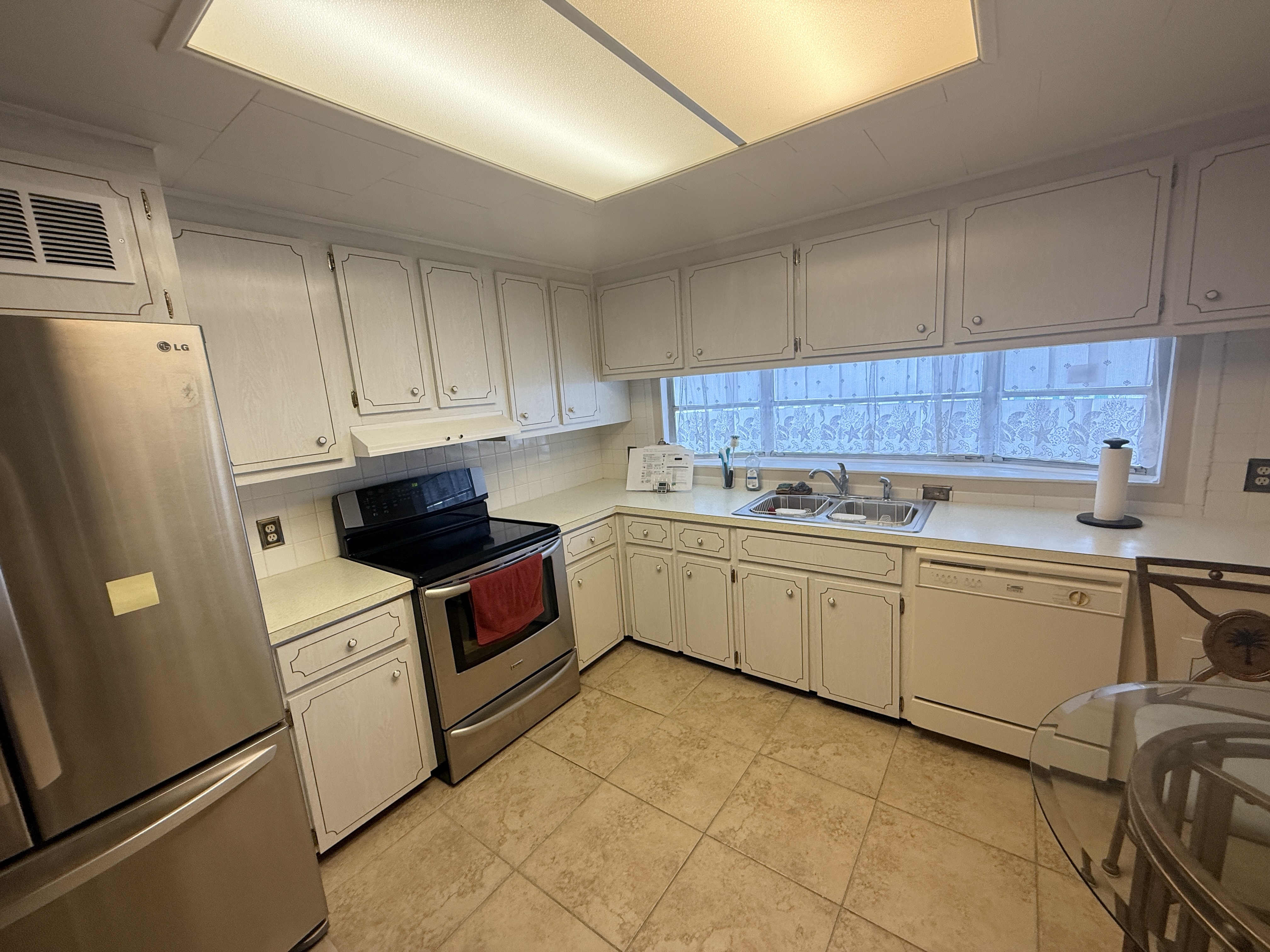 464 Golden Gate Drive, Largo, Florida 33770, 2 Bedrooms Bedrooms, ,2 BathroomsBathrooms,55-Plus Mobile Home,For Sale,Golden Gate Drive,4090