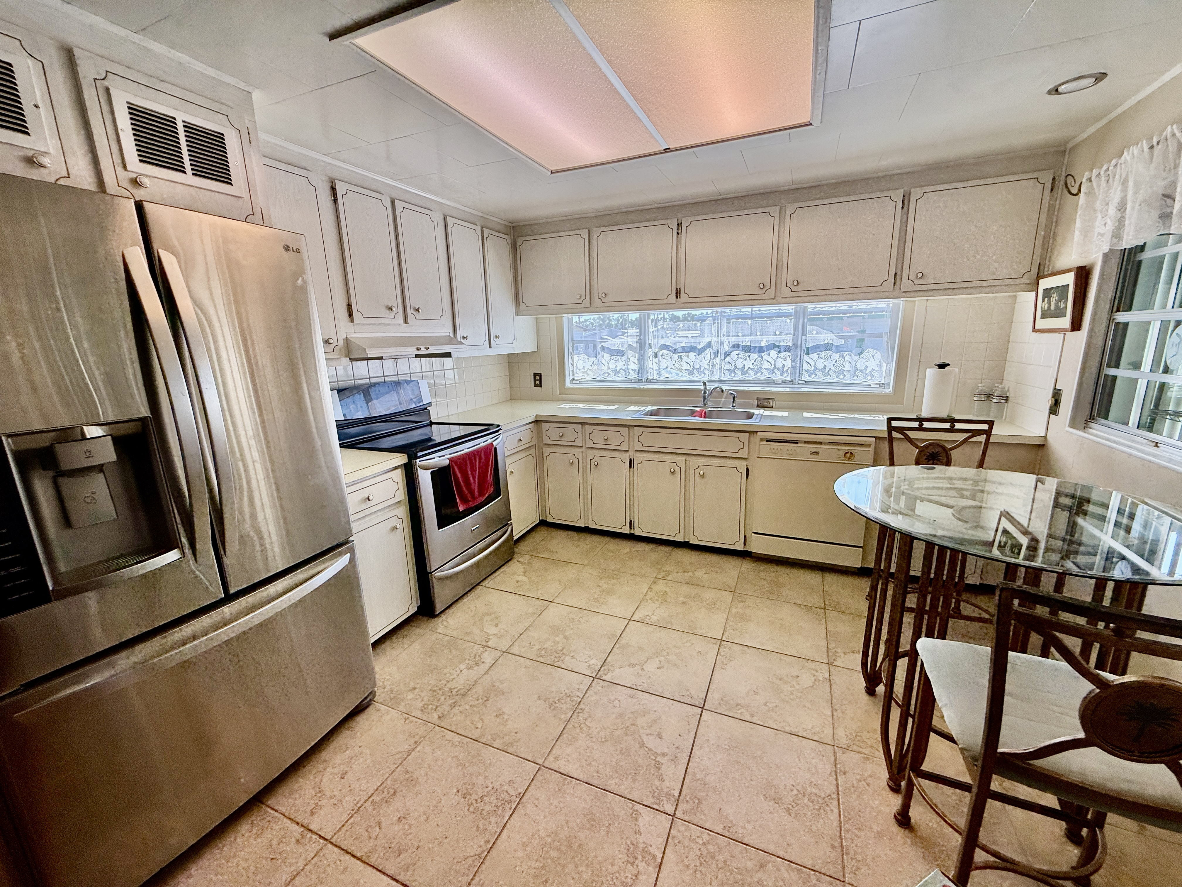 464 Golden Gate Drive, Largo, Florida 33770, 2 Bedrooms Bedrooms, ,2 BathroomsBathrooms,55-Plus Mobile Home,For Sale,Golden Gate Drive,4090