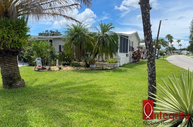 327 Den Helder Avenue, Ellenton, Florida 34222, 2 Bedrooms Bedrooms, ,2 BathroomsBathrooms,55-Plus Mobile Home,For Sale,Den Helder Avenue,4103