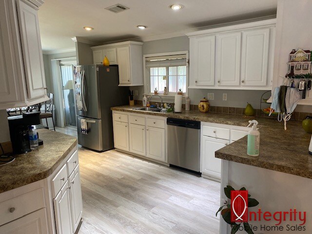 327 Den Helder Avenue, Ellenton, Florida 34222, 2 Bedrooms Bedrooms, ,2 BathroomsBathrooms,55-Plus Mobile Home,For Sale,Den Helder Avenue,4103