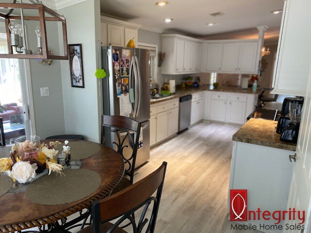 327 Den Helder Avenue, Ellenton, Florida 34222, 2 Bedrooms Bedrooms, ,2 BathroomsBathrooms,55-Plus Mobile Home,For Sale,Den Helder Avenue,4103