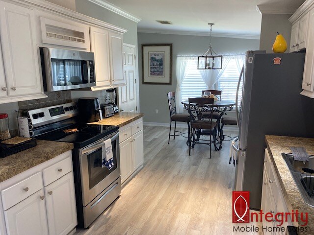 327 Den Helder Avenue, Ellenton, Florida 34222, 2 Bedrooms Bedrooms, ,2 BathroomsBathrooms,55-Plus Mobile Home,For Sale,Den Helder Avenue,4103