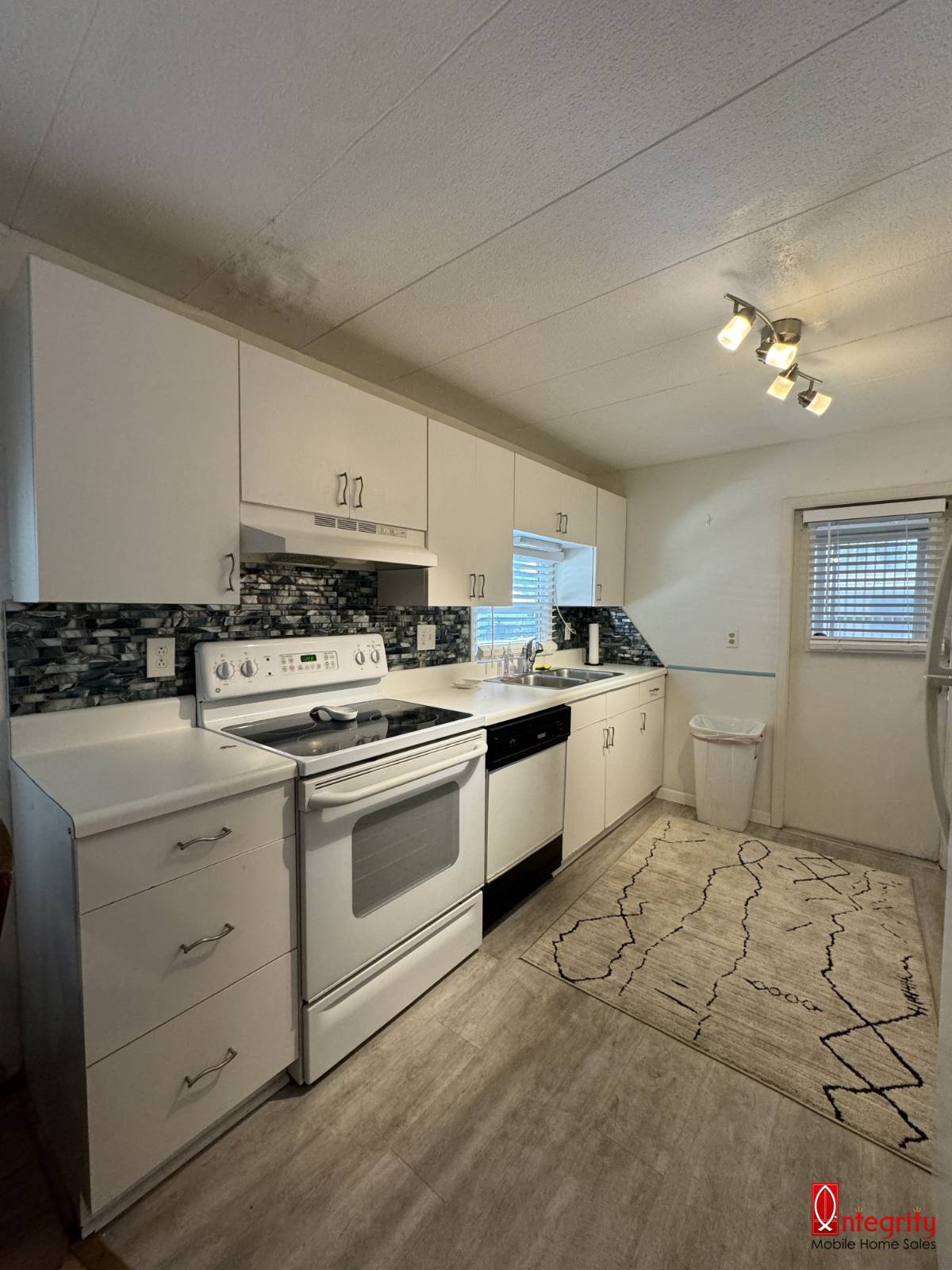 4213 Pittenger Drive, Sarasota, Florida 34234, 2 Bedrooms Bedrooms, ,2 BathroomsBathrooms,55-Plus Mobile Home,For Sale,Pittenger Drive,4107