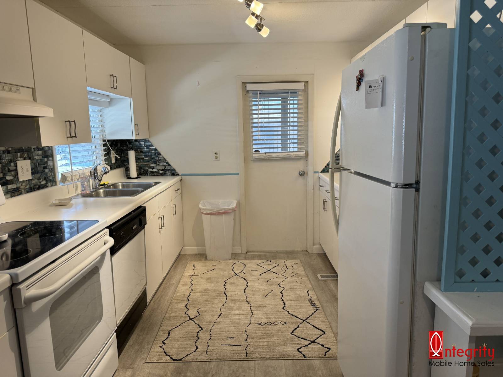 4213 Pittenger Drive, Sarasota, Florida 34234, 2 Bedrooms Bedrooms, ,2 BathroomsBathrooms,55-Plus Mobile Home,For Sale,Pittenger Drive,4107