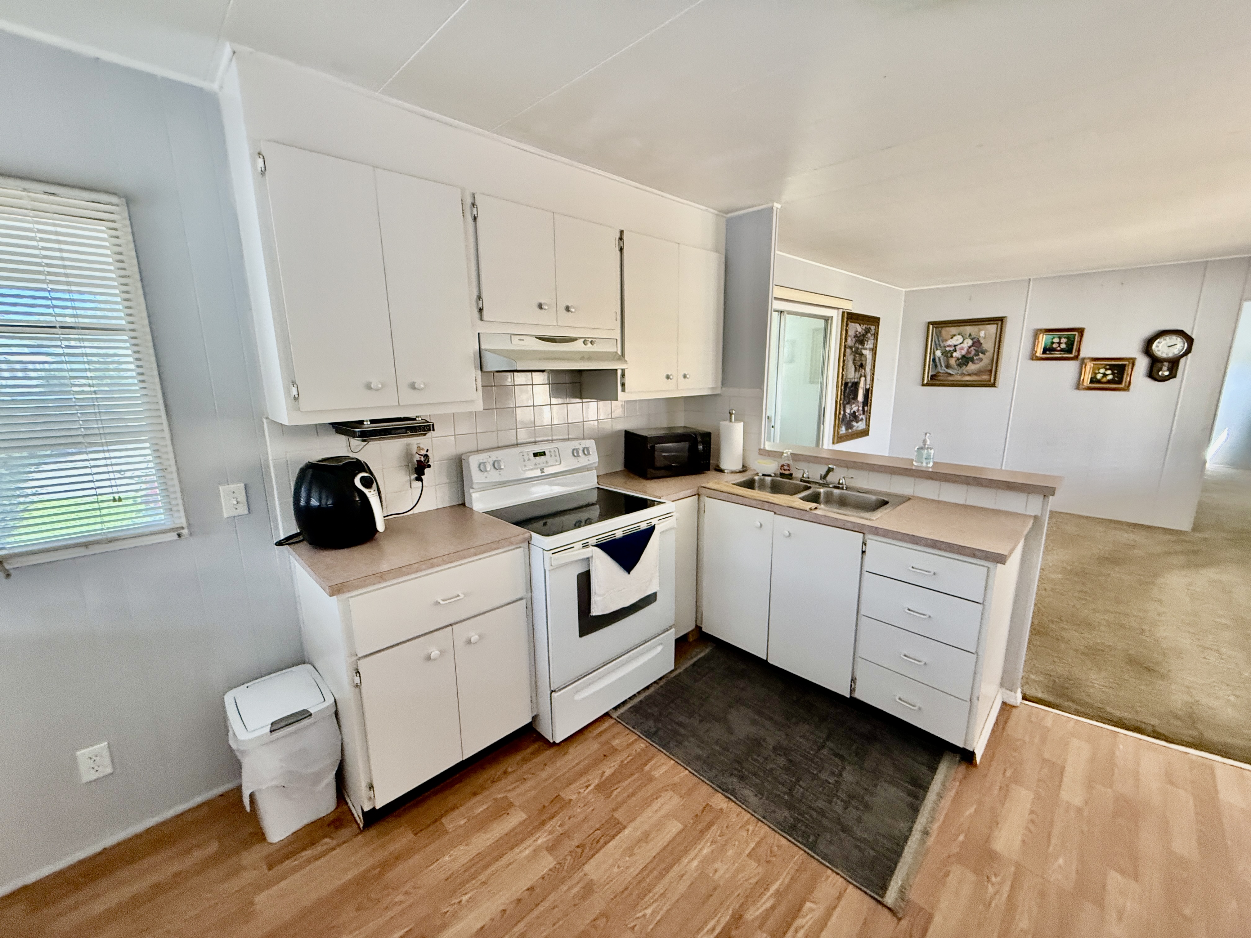 47 Beachwood Lane, Largo, Florida 33771, 2 Bedrooms Bedrooms, ,1 BathroomBathrooms,55-Plus Mobile Home,For Sale,Beachwood Lane,4108