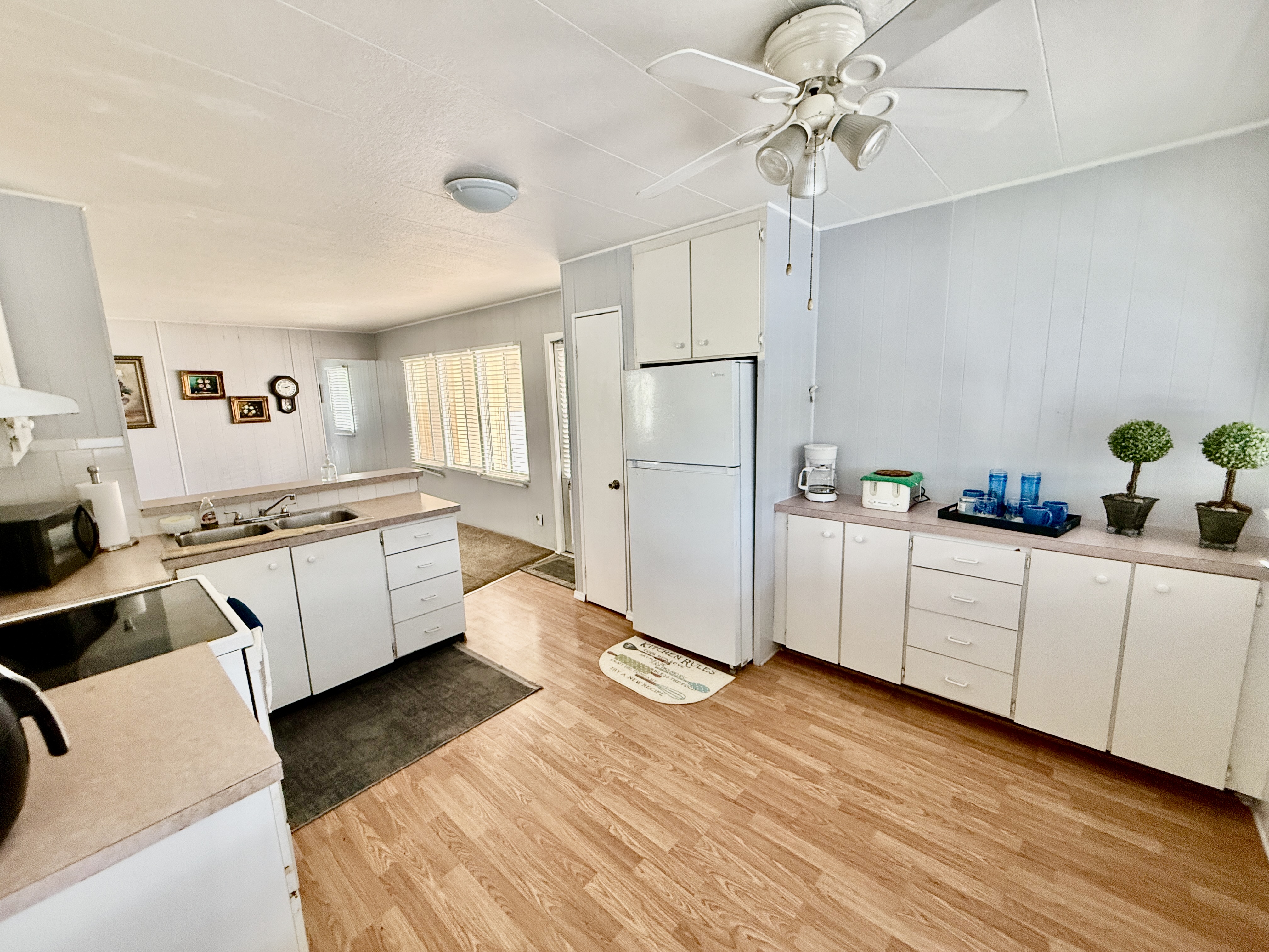 47 Beachwood Lane, Largo, Florida 33771, 2 Bedrooms Bedrooms, ,1 BathroomBathrooms,55-Plus Mobile Home,For Sale,Beachwood Lane,4108
