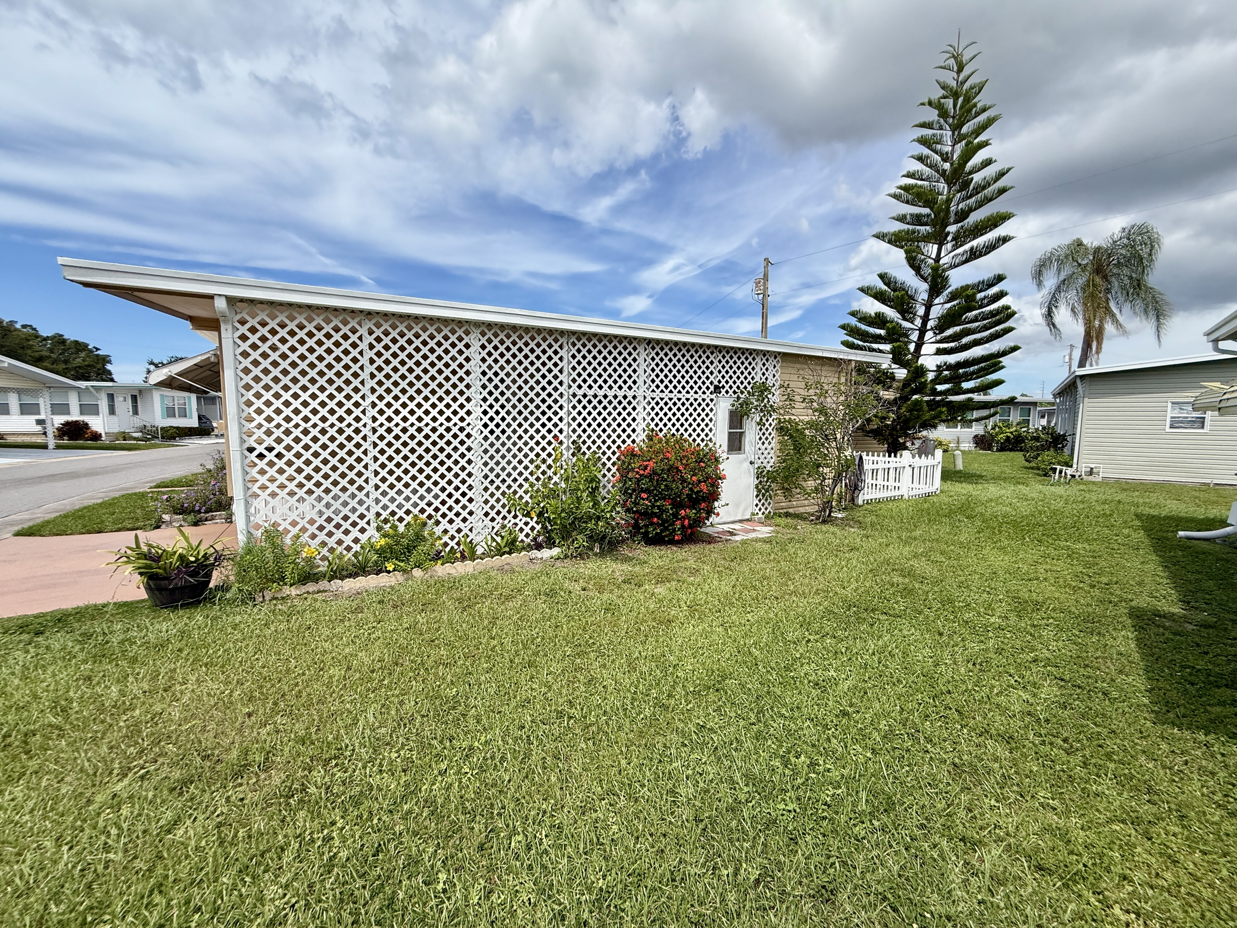 47 Beachwood Lane, Largo, Florida 33771, 2 Bedrooms Bedrooms, ,1 BathroomBathrooms,55-Plus Mobile Home,For Sale,Beachwood Lane,4108