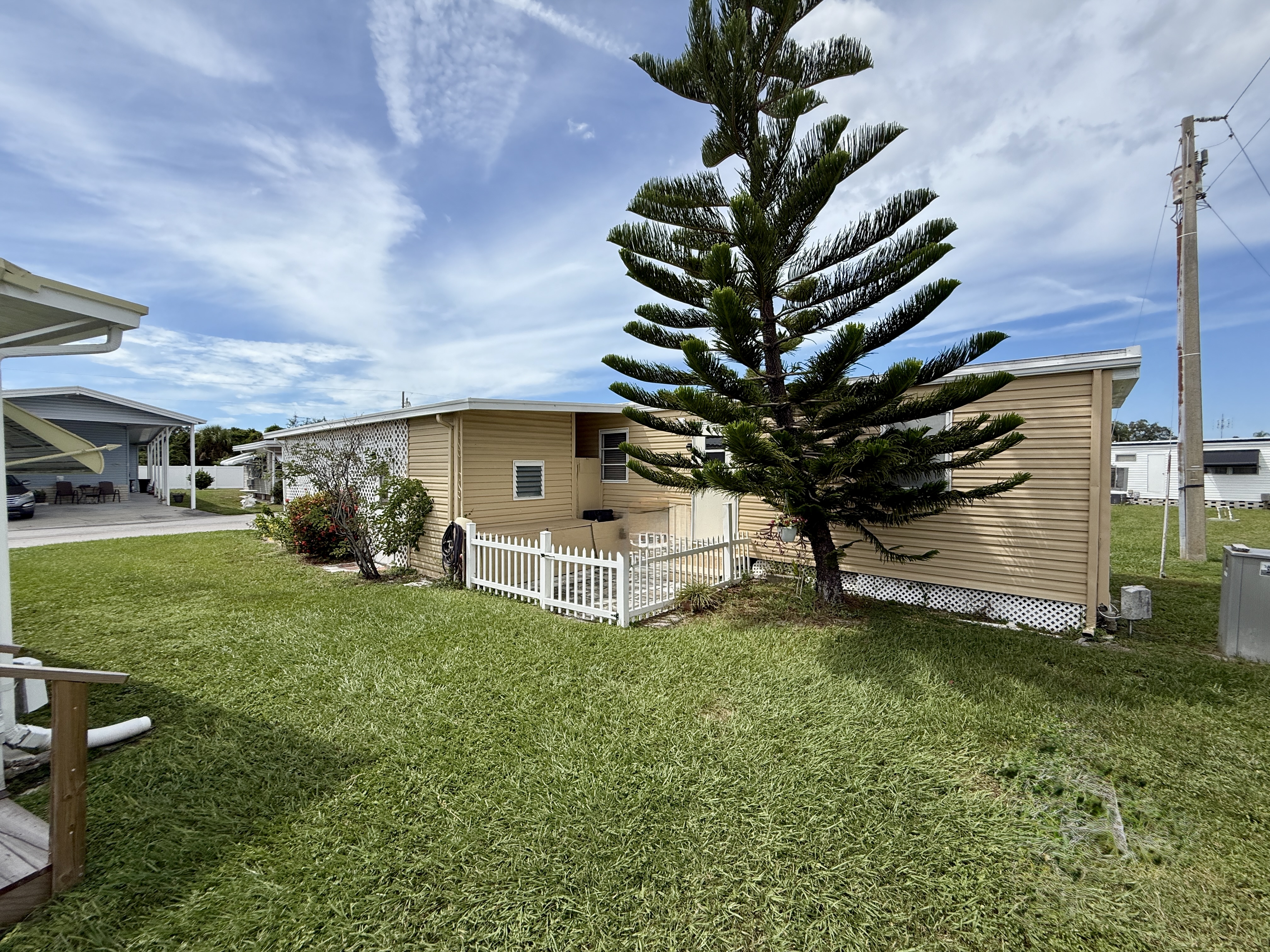 47 Beachwood Lane, Largo, Florida 33771, 2 Bedrooms Bedrooms, ,1 BathroomBathrooms,55-Plus Mobile Home,For Sale,Beachwood Lane,4108