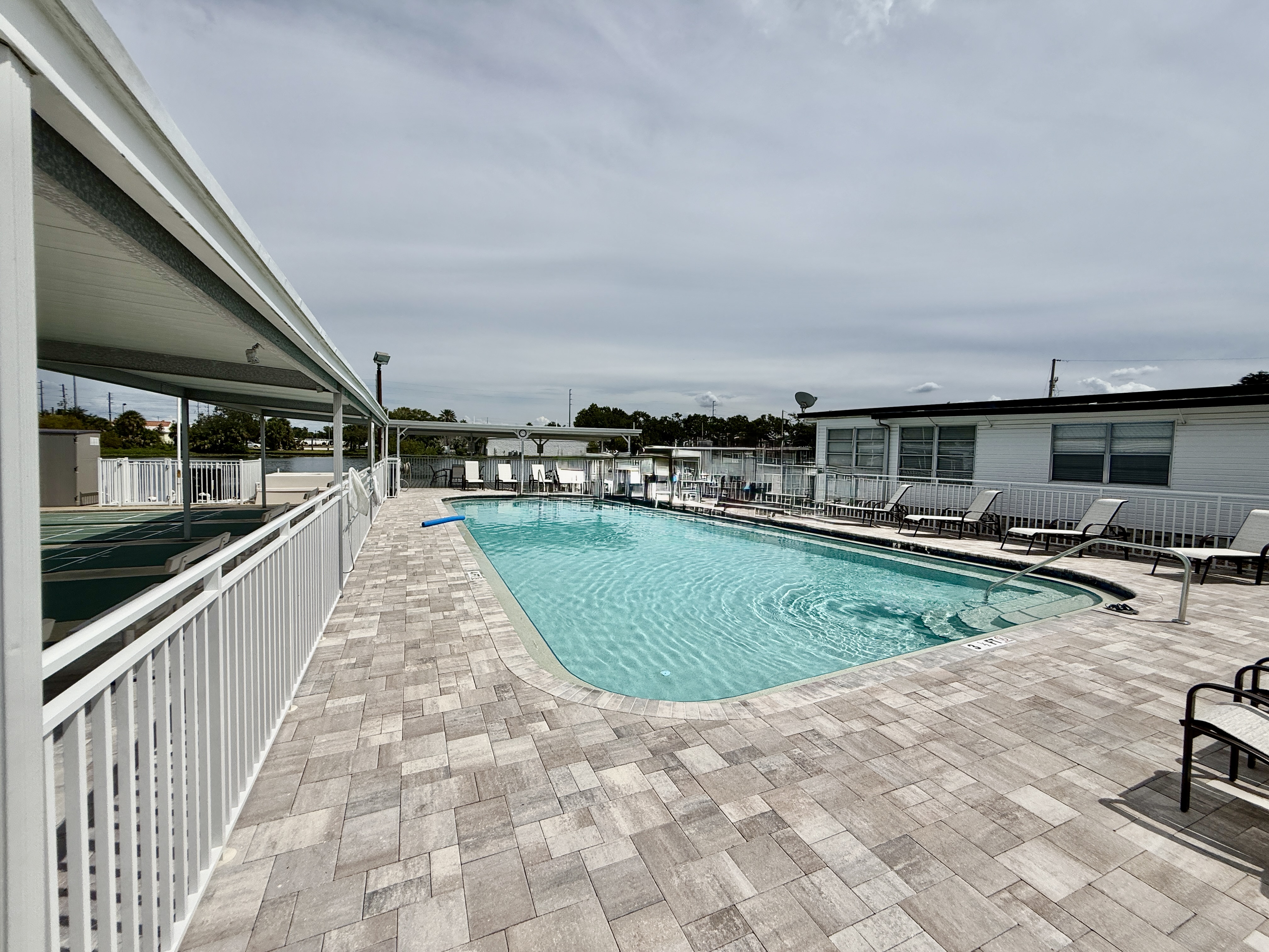 47 Beachwood Lane, Largo, Florida 33771, 2 Bedrooms Bedrooms, ,1 BathroomBathrooms,55-Plus Mobile Home,For Sale,Beachwood Lane,4108