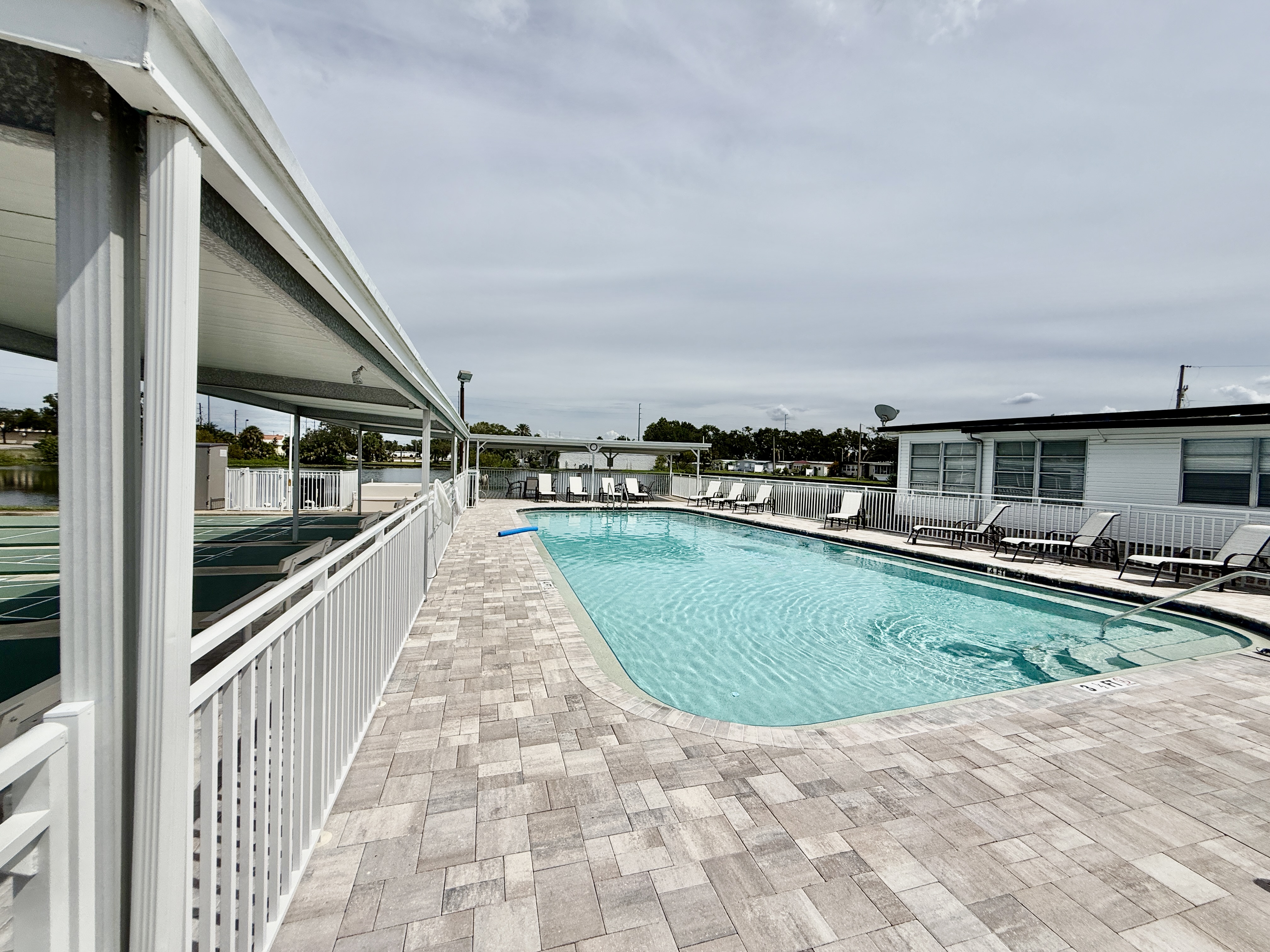 47 Beachwood Lane, Largo, Florida 33771, 2 Bedrooms Bedrooms, ,1 BathroomBathrooms,55-Plus Mobile Home,For Sale,Beachwood Lane,4108