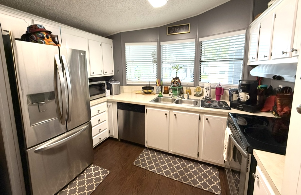 100 Hampton Road, Lot 299, Clearwater, Florida 33759, 2 Bedrooms Bedrooms, ,2 BathroomsBathrooms,55-Plus Mobile Home,For Sale,Hampton Road, Lot 299,4116