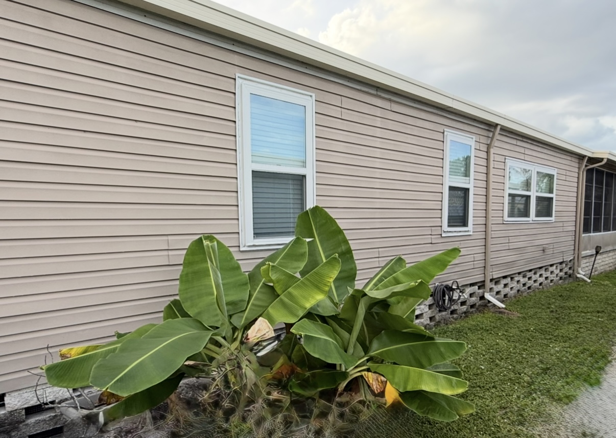 100 Hampton Road, Lot 299, Clearwater, Florida 33759, 2 Bedrooms Bedrooms, ,2 BathroomsBathrooms,55-Plus Mobile Home,For Sale,Hampton Road, Lot 299,4116