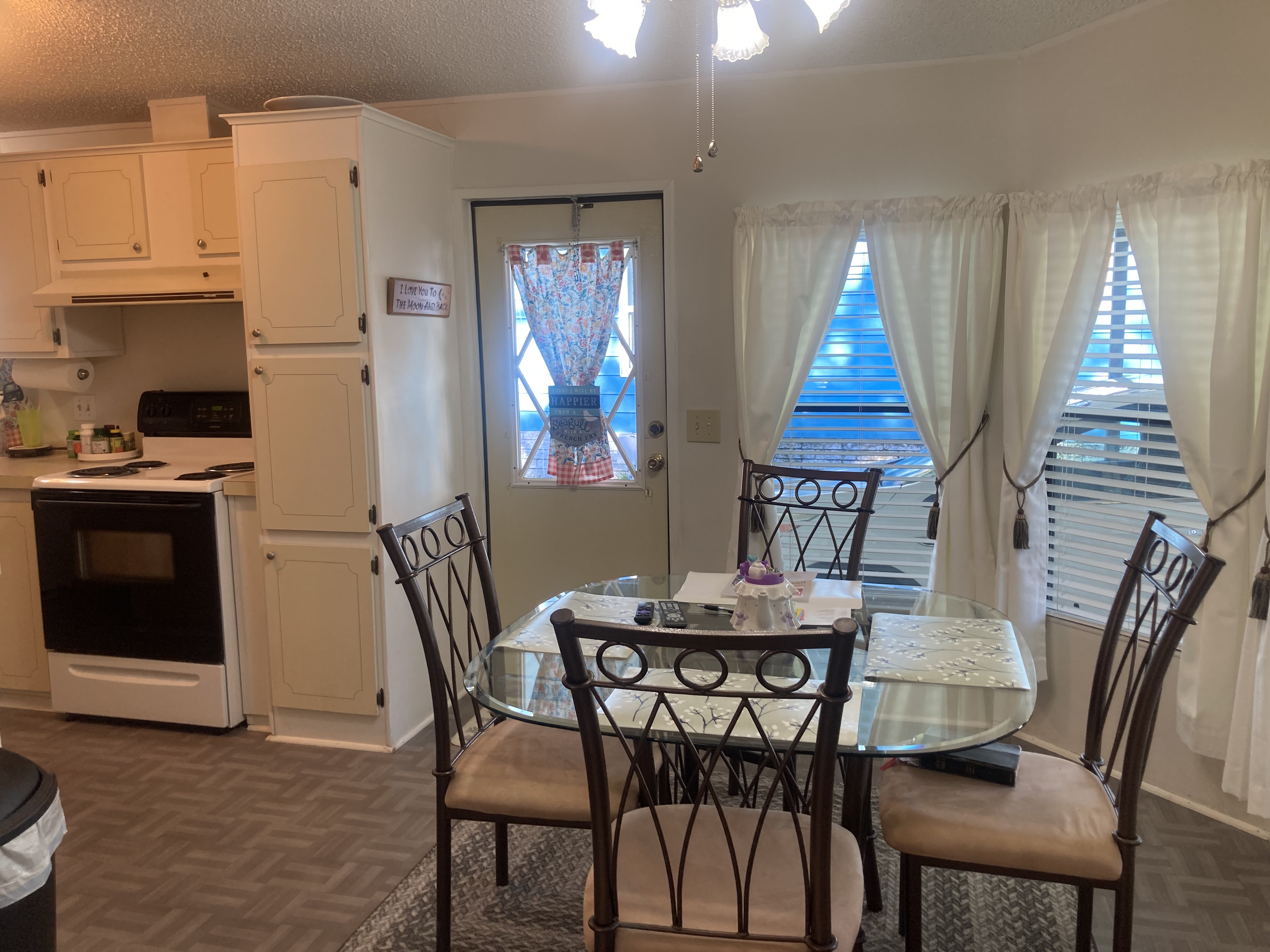 10910 Whispering Oaks Circle, Riverview, Florida 33569, 2 Bedrooms Bedrooms, ,2 BathroomsBathrooms,55-Plus Mobile Home,For Sale,Whispering Oaks Circle,4121