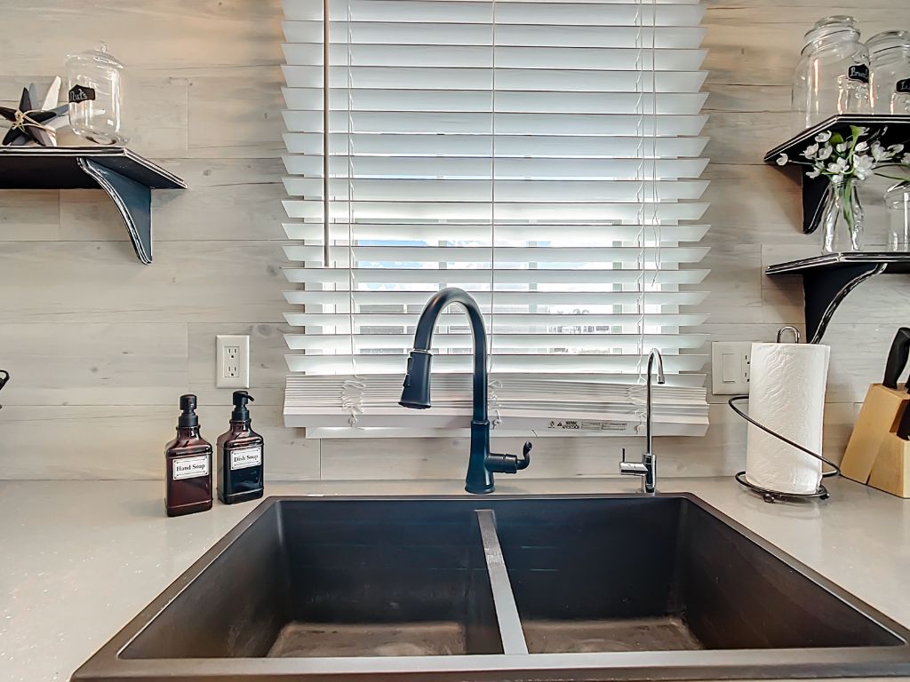 1229 Arizona Avenue, Frostproof, Florida 33843, 2 Bedrooms Bedrooms, ,2 BathroomsBathrooms,55-Plus Mobile Home,For Sale,Arizona Avenue,4124