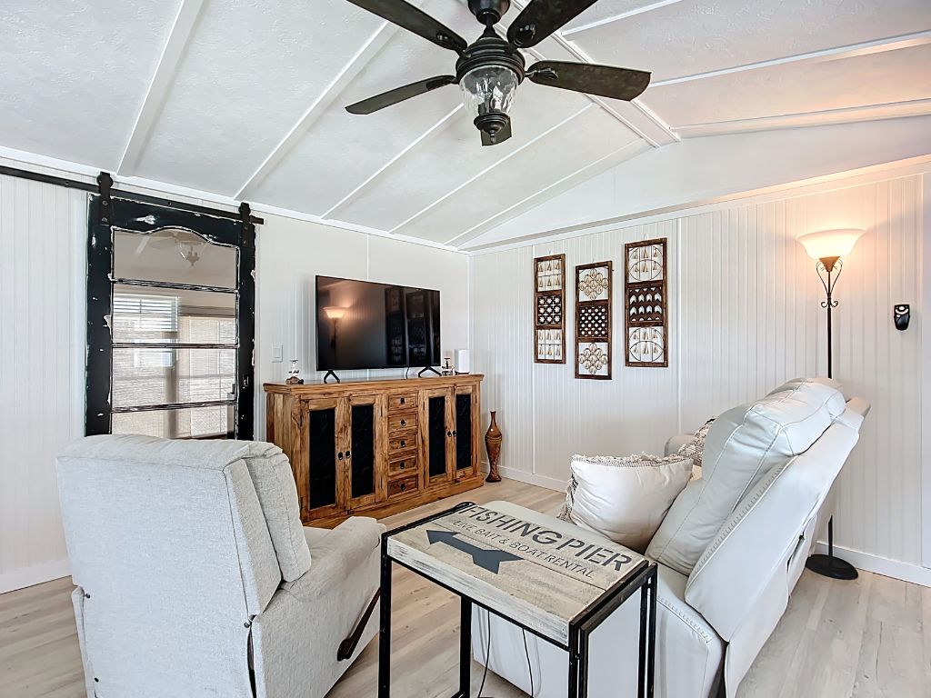 1229 Arizona Avenue, Frostproof, Florida 33843, 2 Bedrooms Bedrooms, ,2 BathroomsBathrooms,55-Plus Mobile Home,For Sale,Arizona Avenue,4124