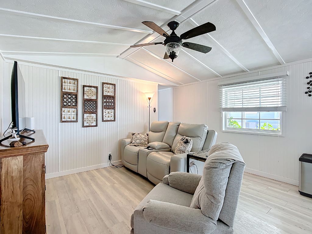 1229 Arizona Avenue, Frostproof, Florida 33843, 2 Bedrooms Bedrooms, ,2 BathroomsBathrooms,55-Plus Mobile Home,For Sale,Arizona Avenue,4124