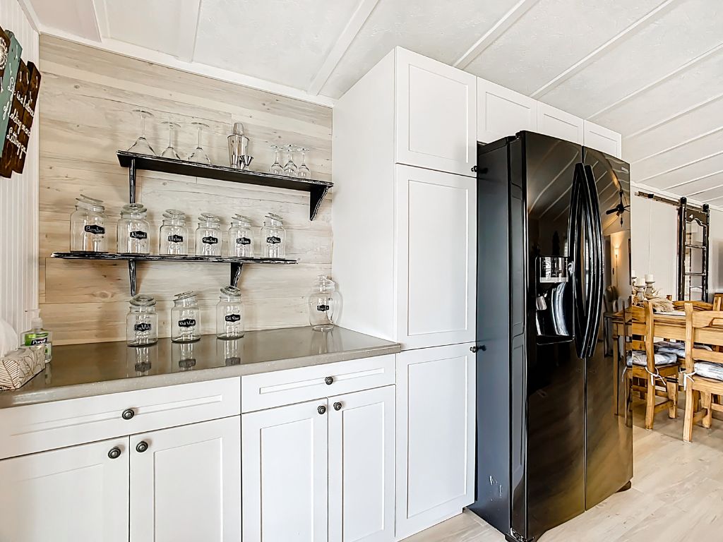 1229 Arizona Avenue, Frostproof, Florida 33843, 2 Bedrooms Bedrooms, ,2 BathroomsBathrooms,55-Plus Mobile Home,For Sale,Arizona Avenue,4124