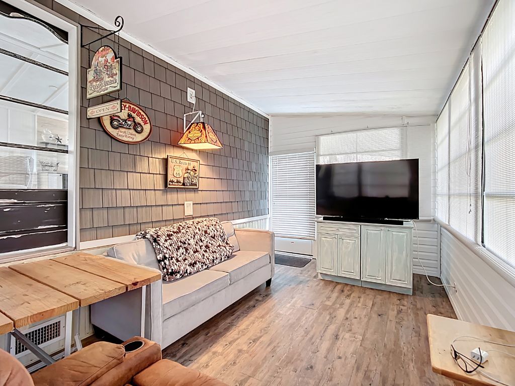 1229 Arizona Avenue, Frostproof, Florida 33843, 2 Bedrooms Bedrooms, ,2 BathroomsBathrooms,55-Plus Mobile Home,For Sale,Arizona Avenue,4124