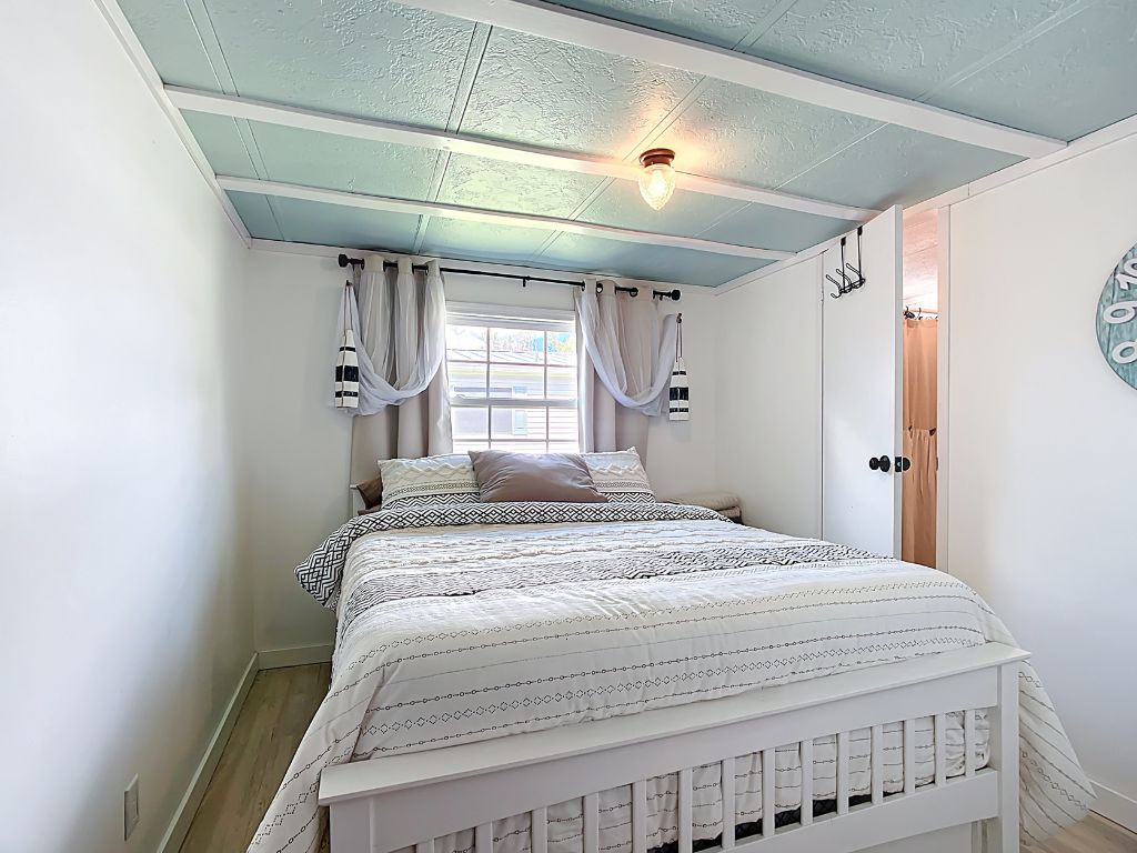 1229 Arizona Avenue, Frostproof, Florida 33843, 2 Bedrooms Bedrooms, ,2 BathroomsBathrooms,55-Plus Mobile Home,For Sale,Arizona Avenue,4124