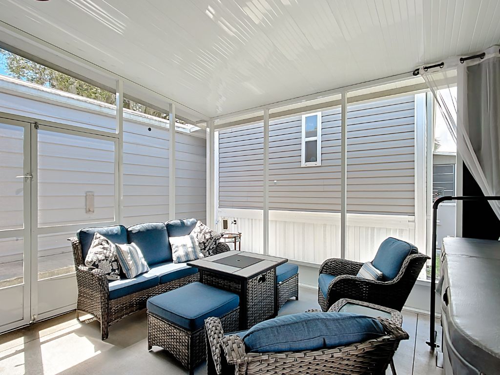 1229 Arizona Avenue, Frostproof, Florida 33843, 2 Bedrooms Bedrooms, ,2 BathroomsBathrooms,55-Plus Mobile Home,For Sale,Arizona Avenue,4124