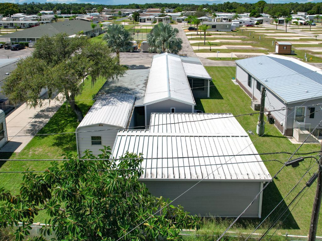 1229 Arizona Avenue, Frostproof, Florida 33843, 2 Bedrooms Bedrooms, ,2 BathroomsBathrooms,55-Plus Mobile Home,For Sale,Arizona Avenue,4124