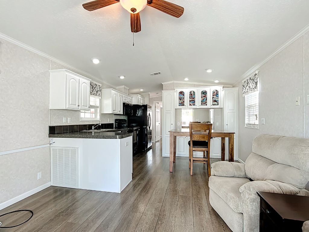 1719 Kentucky Avenue, Frostproof, Florida 33843, 1 Bedroom Bedrooms, ,1 BathroomBathrooms,55-Plus Mobile Home,For Sale,Kentucky Avenue,4125