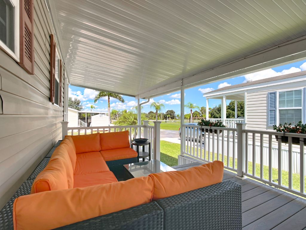 1719 Kentucky Avenue, Frostproof, Florida 33843, 1 Bedroom Bedrooms, ,1 BathroomBathrooms,55-Plus Mobile Home,For Sale,Kentucky Avenue,4125