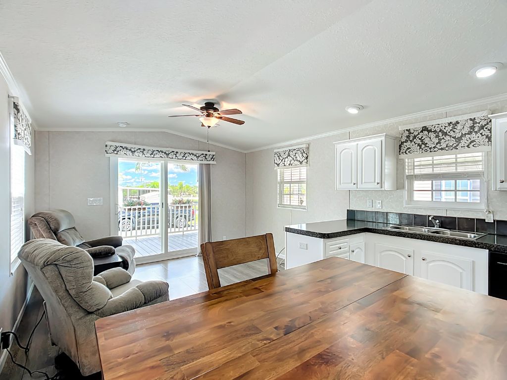 1719 Kentucky Avenue, Frostproof, Florida 33843, 1 Bedroom Bedrooms, ,1 BathroomBathrooms,55-Plus Mobile Home,For Sale,Kentucky Avenue,4125