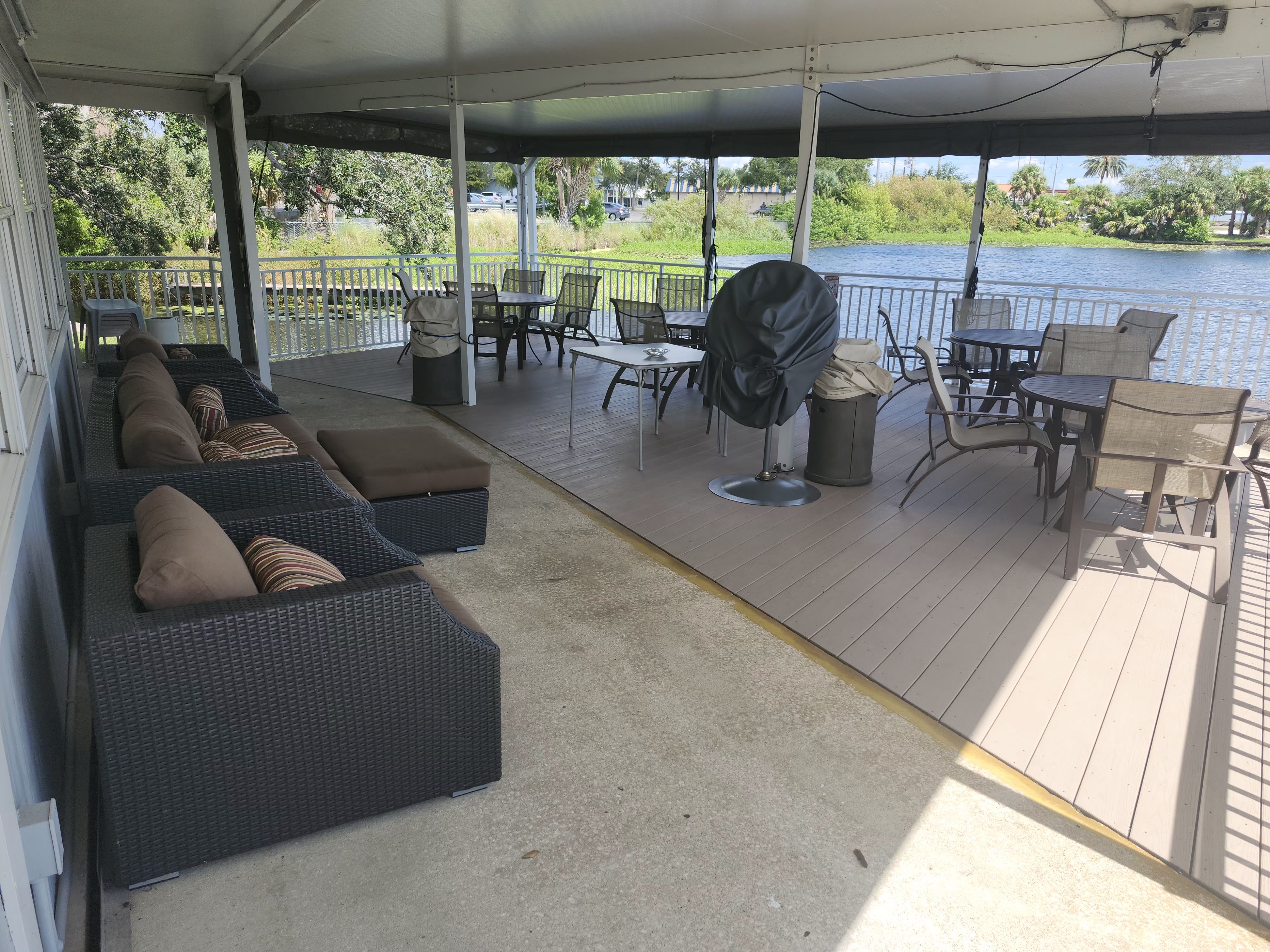 131 Redwood Lane N, Largo, Florida 33770, 2 Bedrooms Bedrooms, ,2 BathroomsBathrooms,55-Plus Mobile Home,For Sale,Redwood Lane N,4129