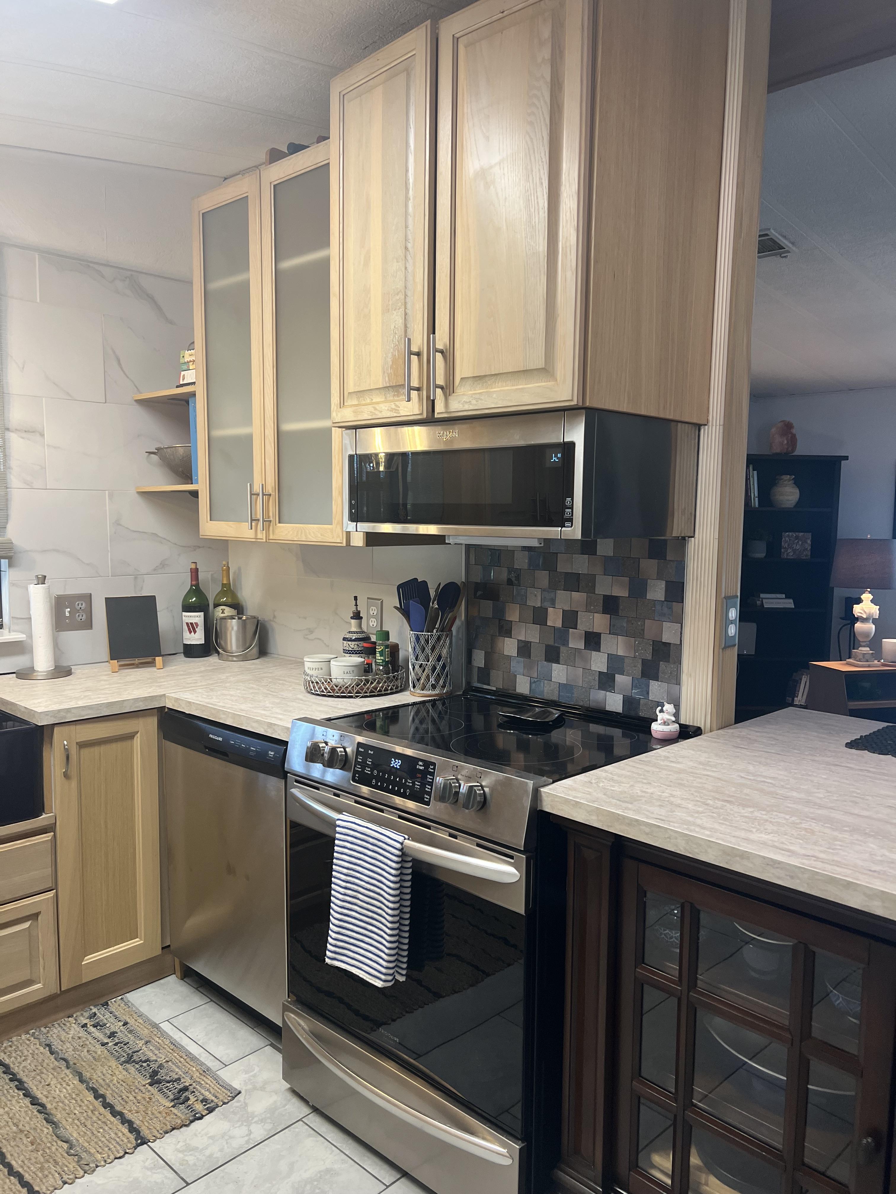 5700 Bayshore Road, Lot 818, Palmetto, Florida 34221, 2 Bedrooms Bedrooms, ,2 BathroomsBathrooms,55-Plus Mobile Home,For Sale,Bayshore Road, Lot 818,4132