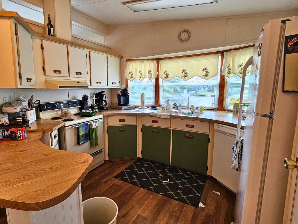 508 44th Avenue E, Lot C24, Bradenton, Florida 34203, 2 Bedrooms Bedrooms, ,2 BathroomsBathrooms,55-Plus Mobile Home,For Sale,44th Avenue E, Lot C24,4135