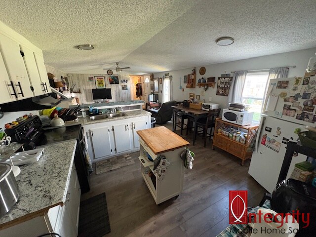345 Kelly St, Merritt Island, Florida 32953, 3 Bedrooms Bedrooms, ,2 BathroomsBathrooms,All - Age Mobile Home,For Sale,Kelly St,4138
