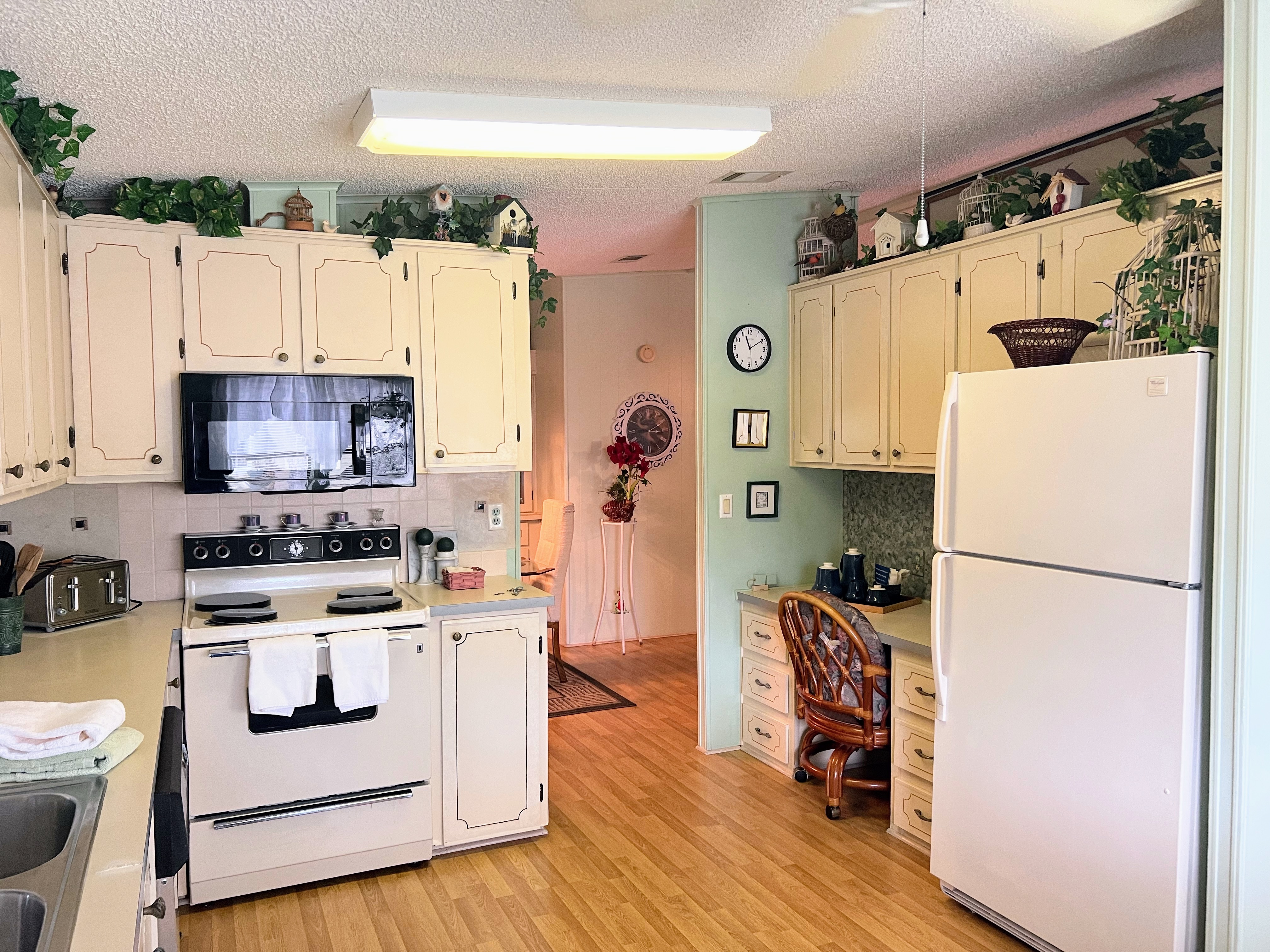5653 Scarborough Lane, Sarasota, Florida 34241, 2 Bedrooms Bedrooms, ,2 BathroomsBathrooms,55-Plus Mobile Home,For Sale,Scarborough Lane,4142