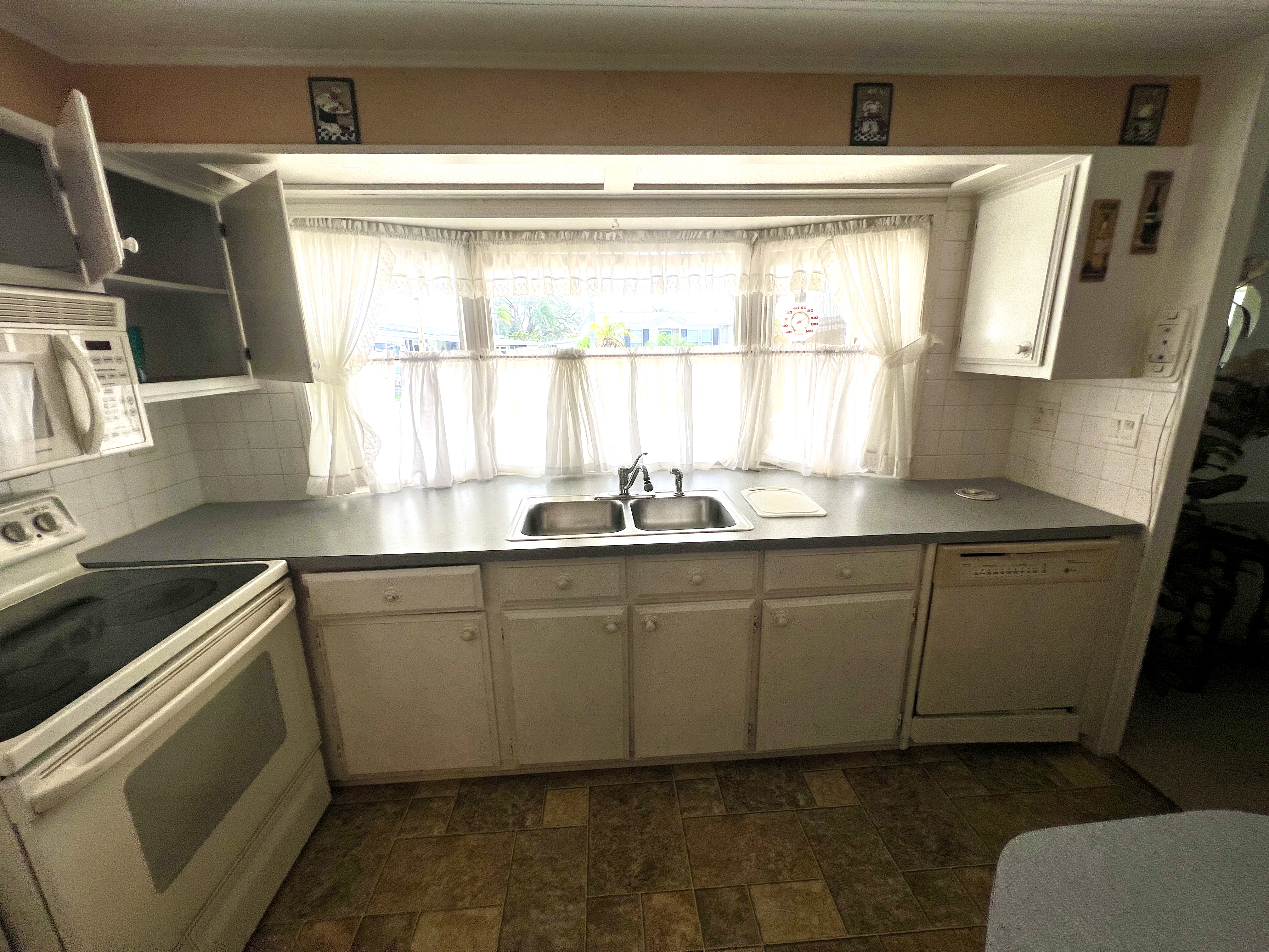 7416 Queens Way, Ellenton, Florida 34222, 2 Bedrooms Bedrooms, ,2 BathroomsBathrooms,55-Plus Mobile Home,For Sale,Queens Way,4146