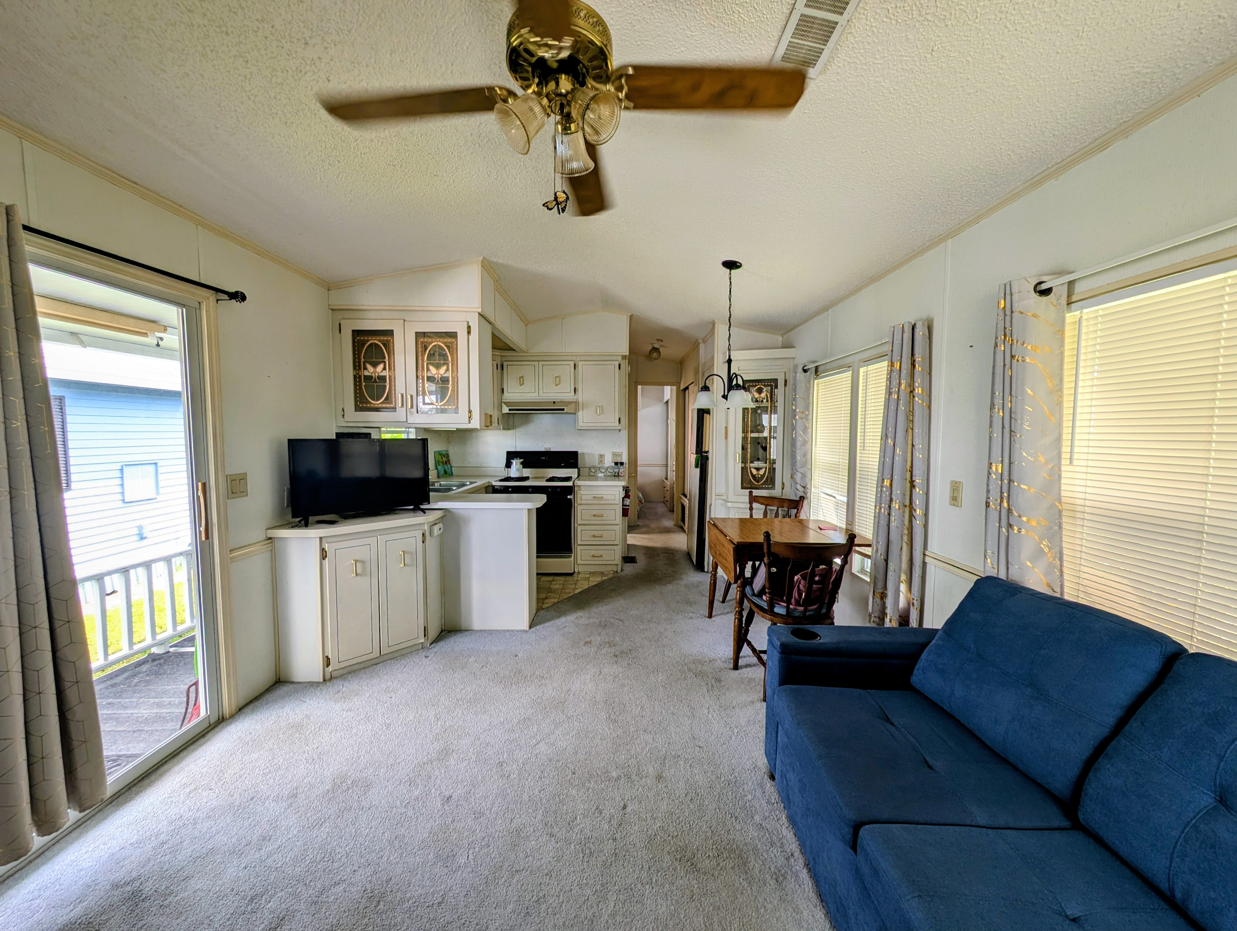 3857 Honolulu Drive, Ruskin, Florida 33570, 1 Bedroom Bedrooms, ,1 BathroomBathrooms,All - Age Mobile Home,For Sale,Honolulu Drive,4153