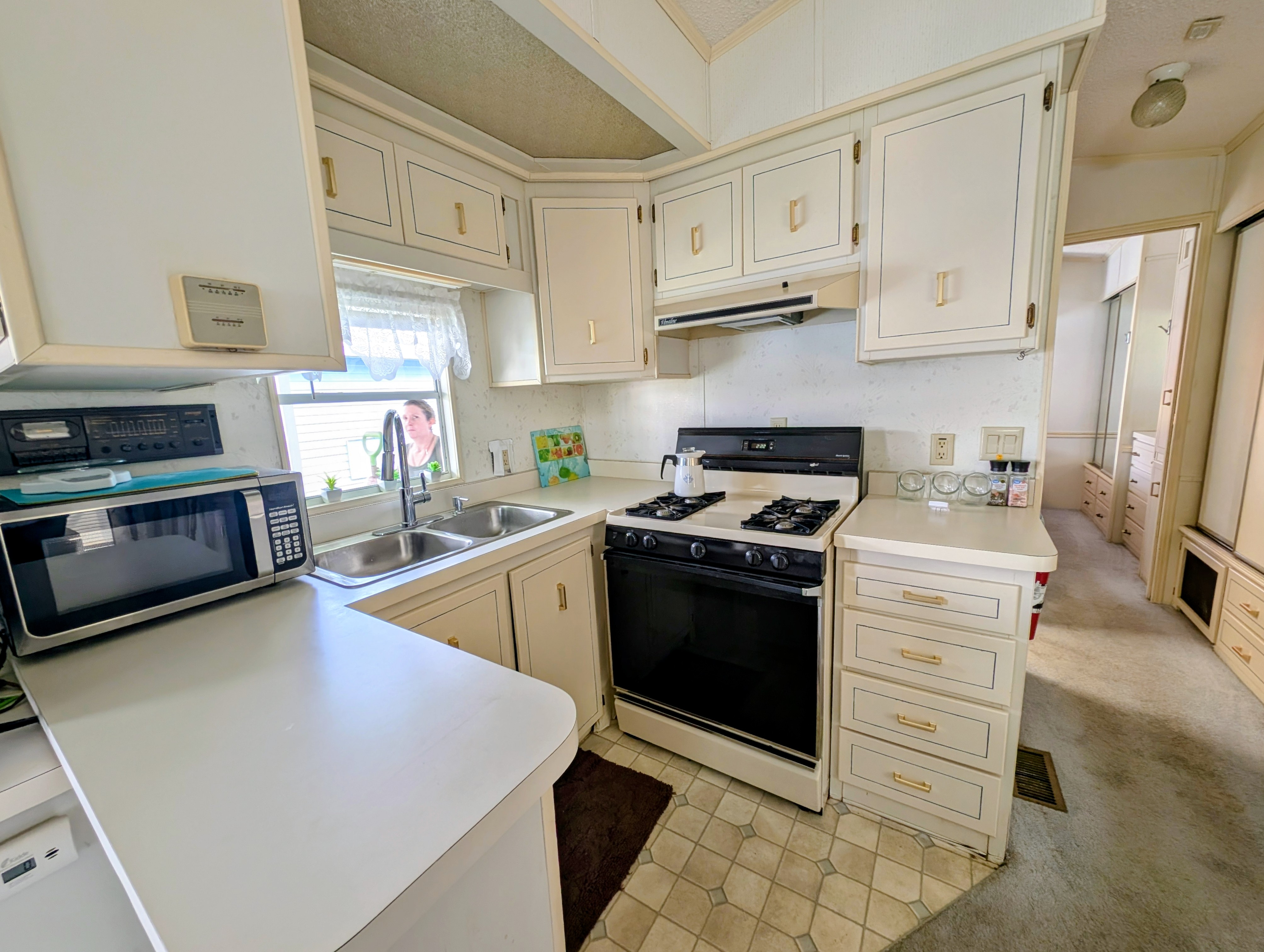 3857 Honolulu Drive, Ruskin, Florida 33570, 1 Bedroom Bedrooms, ,1 BathroomBathrooms,All - Age Mobile Home,For Sale,Honolulu Drive,4153