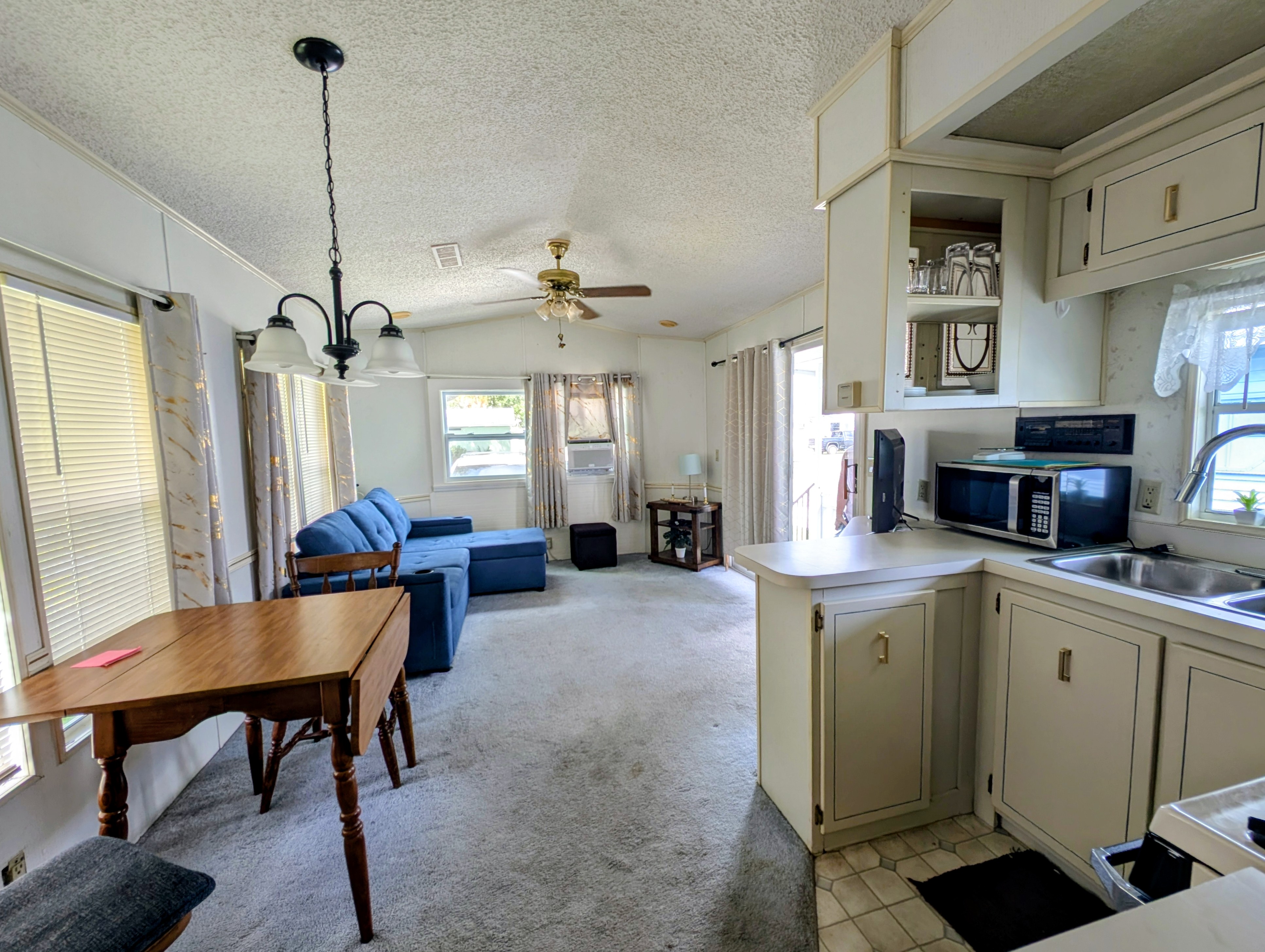 3857 Honolulu Drive, Ruskin, Florida 33570, 1 Bedroom Bedrooms, ,1 BathroomBathrooms,All - Age Mobile Home,For Sale,Honolulu Drive,4153