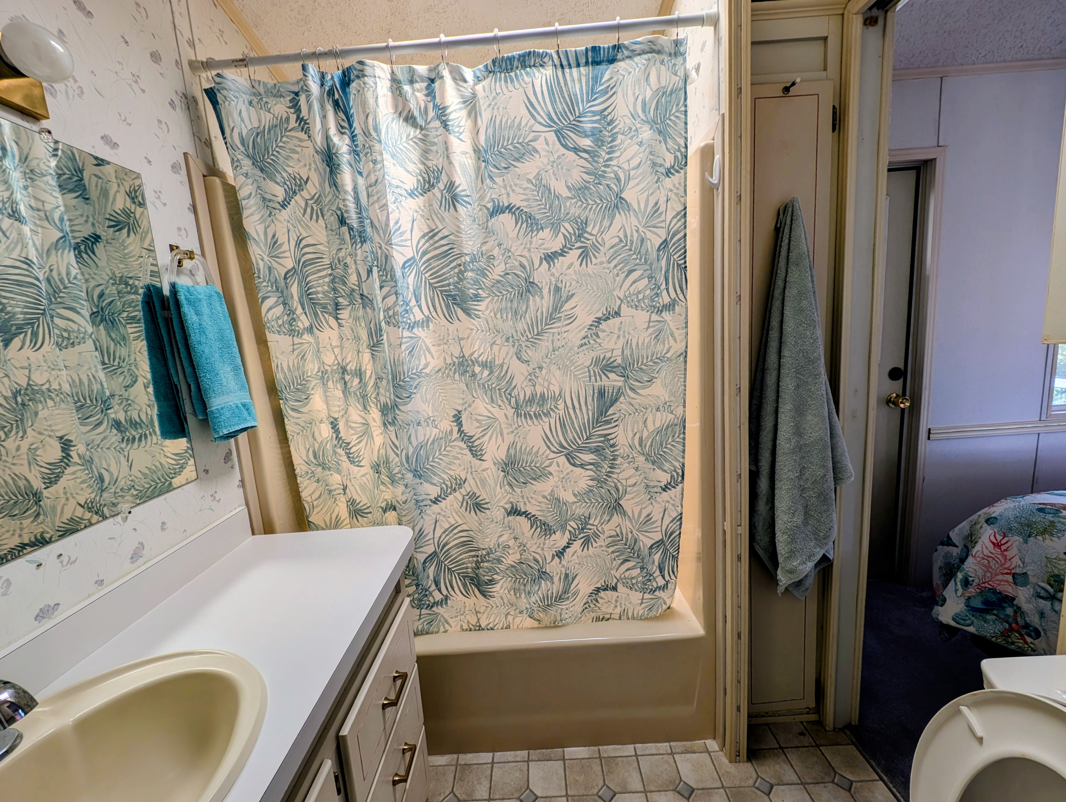 3857 Honolulu Drive, Ruskin, Florida 33570, 1 Bedroom Bedrooms, ,1 BathroomBathrooms,All - Age Mobile Home,For Sale,Honolulu Drive,4153
