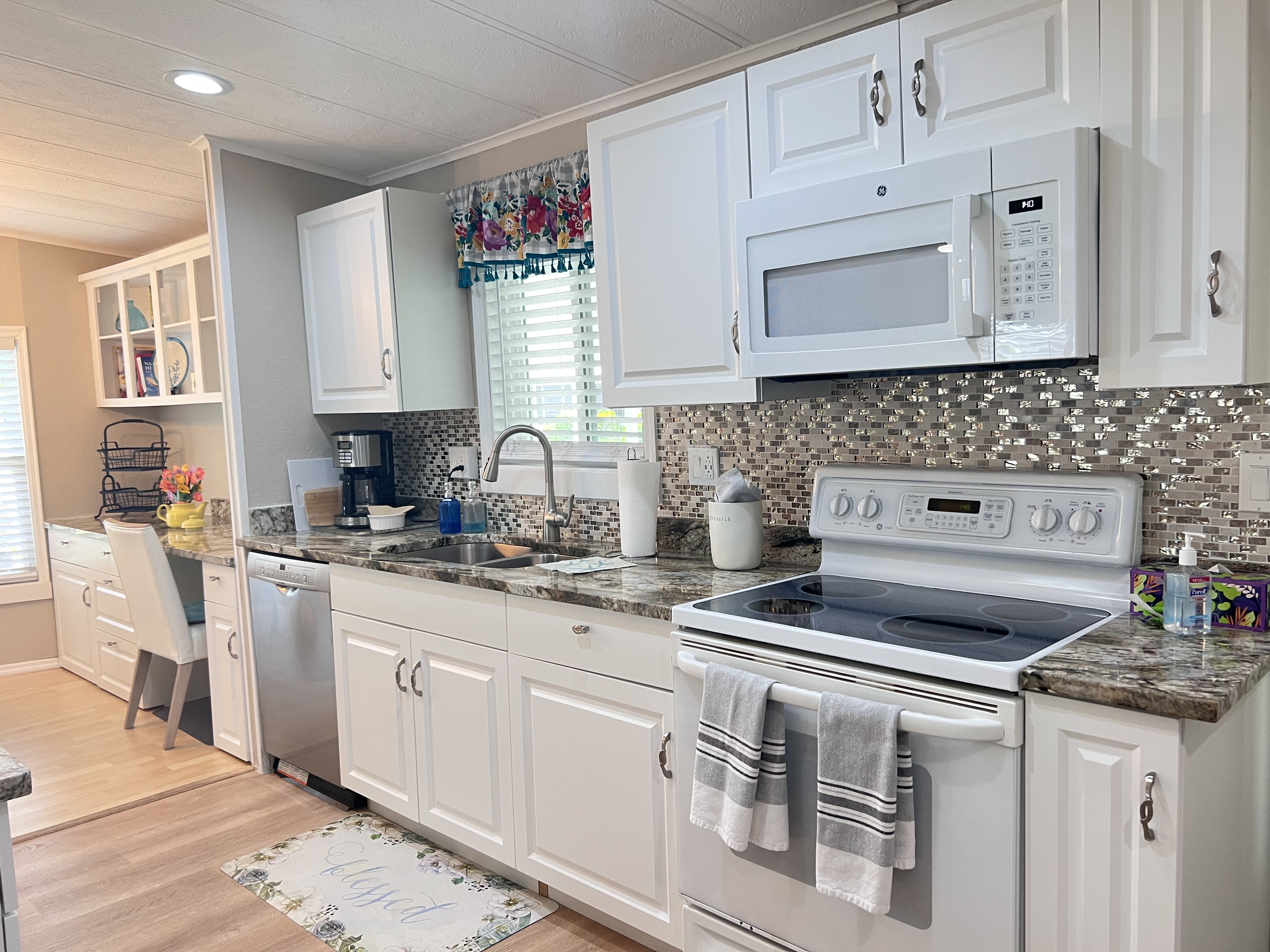 5626 Scarborough Lane, Sarasota, Florida 34241, 2 Bedrooms Bedrooms, ,2 BathroomsBathrooms,55-Plus Mobile Home,For Sale,Scarborough Lane,4166