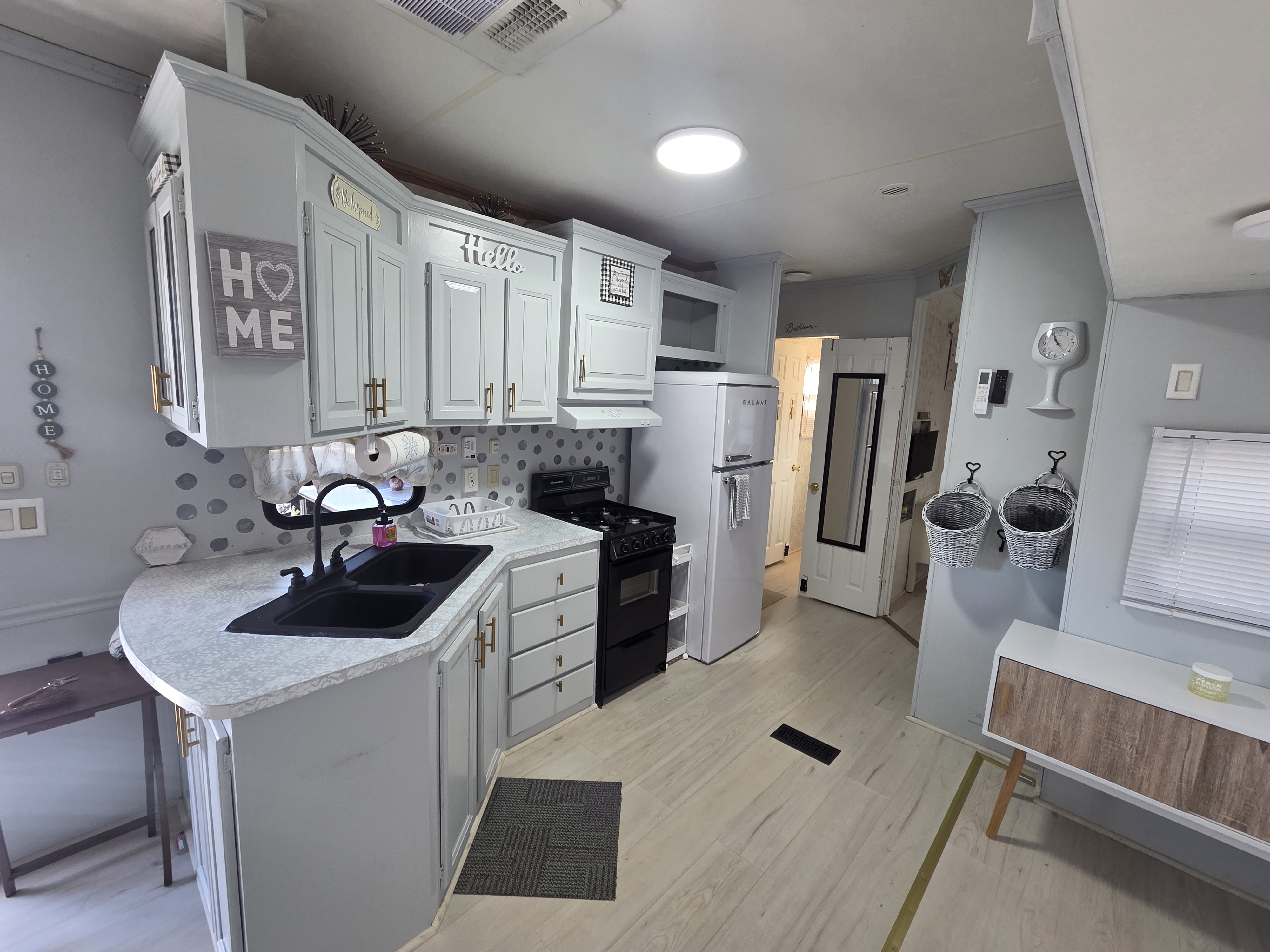 16860 US Hwy 19 N, Lot 565, Clearwater, Florida 33764, 1 Bedroom Bedrooms, ,1 BathroomBathrooms,All - Age Mobile Home,For Sale,US Hwy 19 N, Lot 565,4188