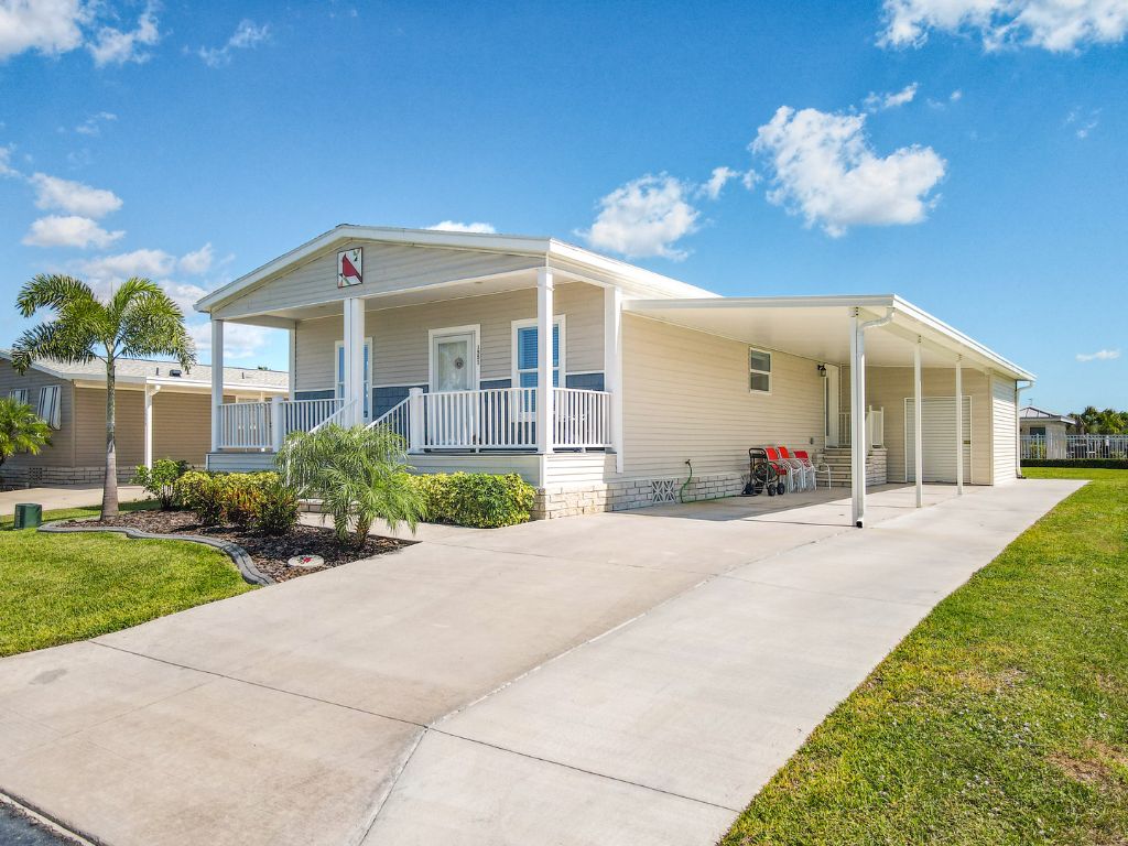 1551 Whispering Pines Loop, Frostproof, Florida 33843, 2 Bedrooms Bedrooms, ,2 BathroomsBathrooms,55-Plus Mobile Home,For Sale,Whispering Pines Loop,4191