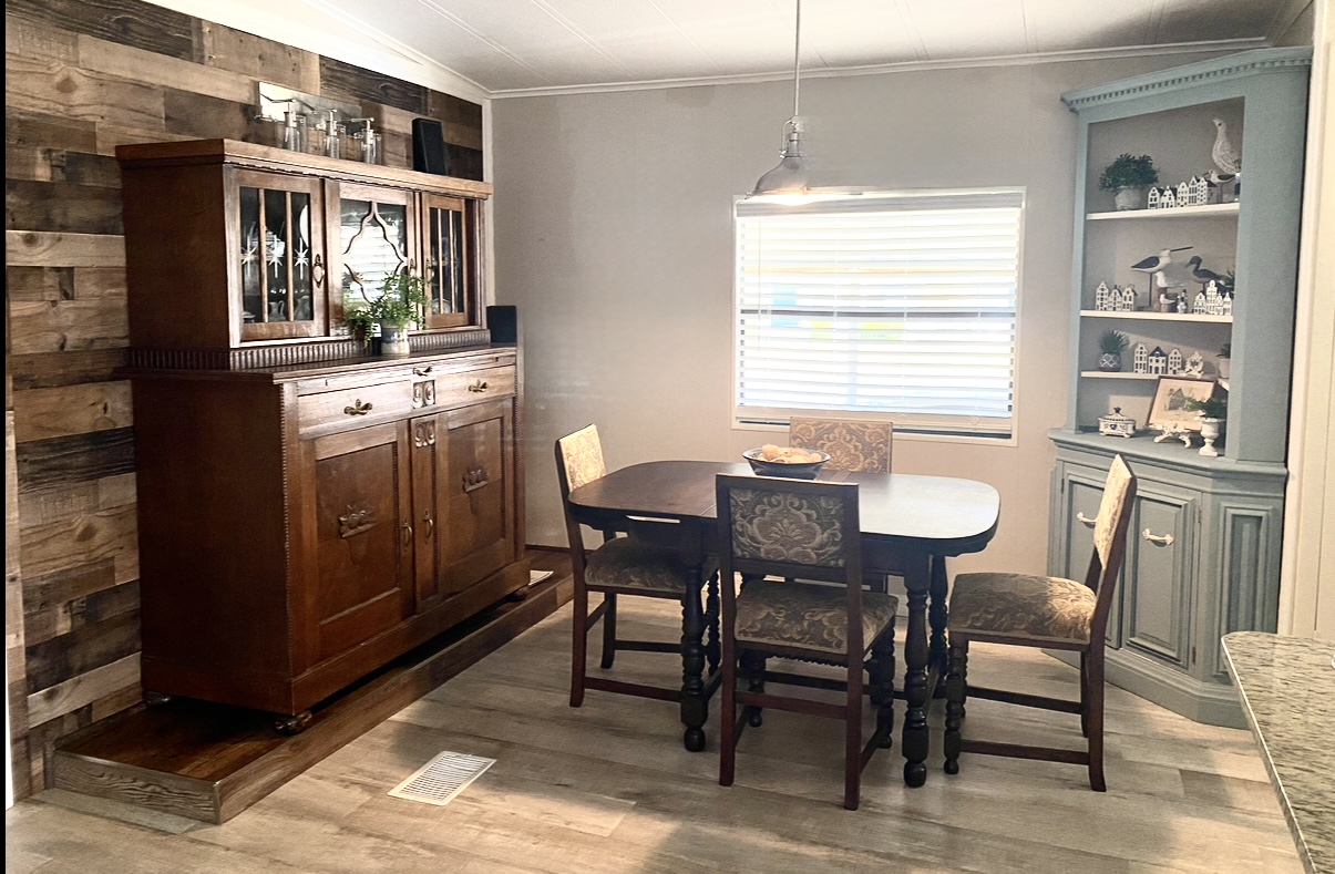 100 Hampton Road, Lot 10, Clearwater, Florida 33759, 2 Bedrooms Bedrooms, ,2 BathroomsBathrooms,55-Plus Mobile Home,For Sale,Hampton Road, Lot 10,4192